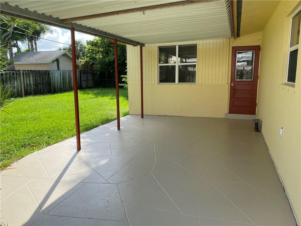 836 NE 4th Ct