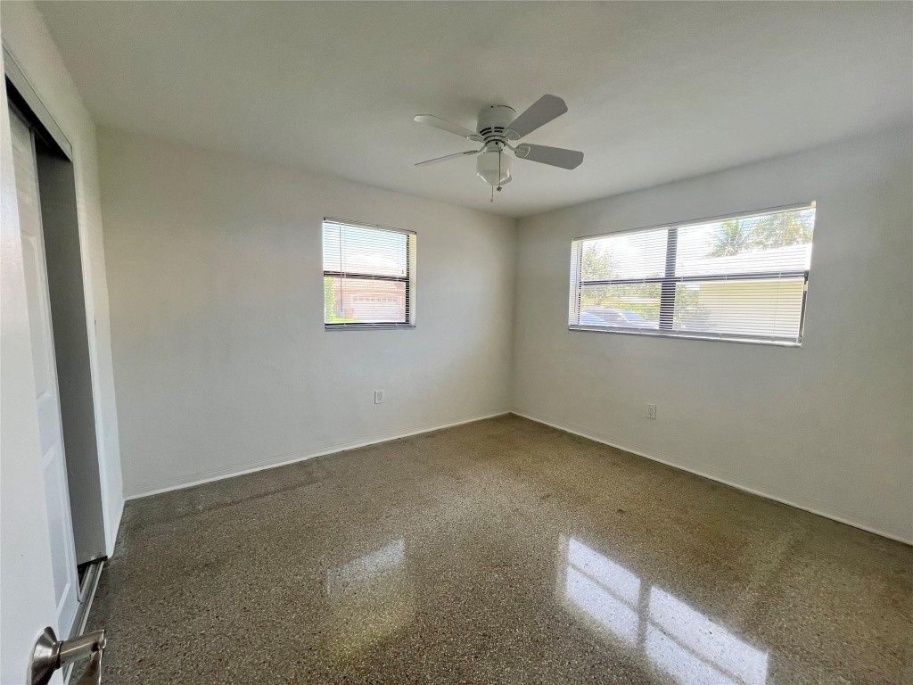 836 NE 4th Ct
