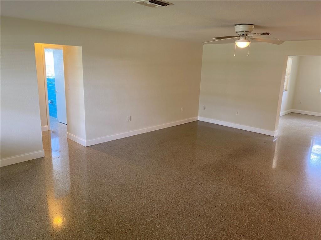 836 NE 4th Ct