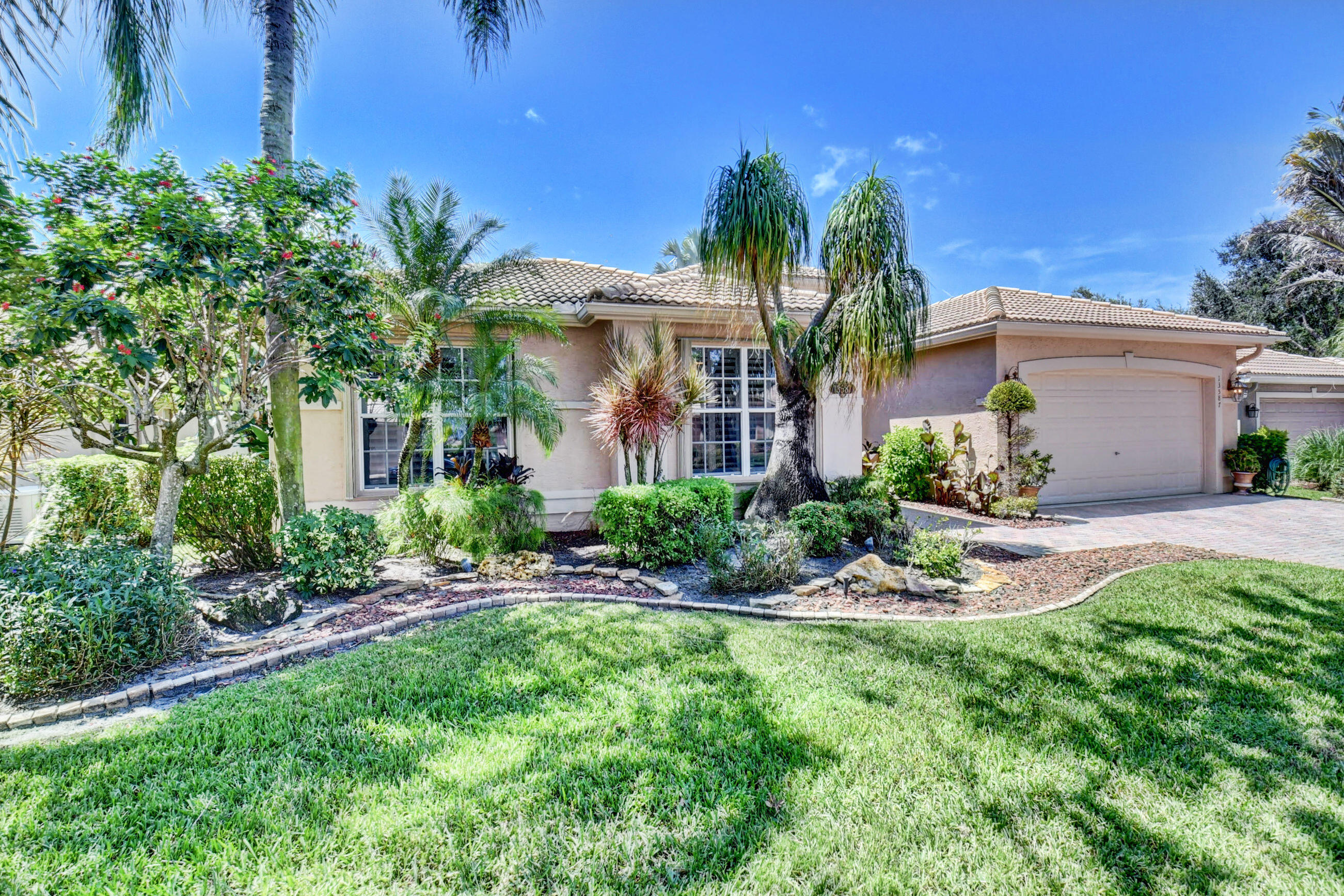 13587 Barcelona Lake Circle