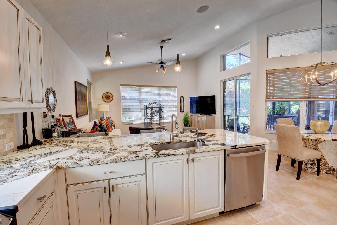 13587 Barcelona Lake Circle