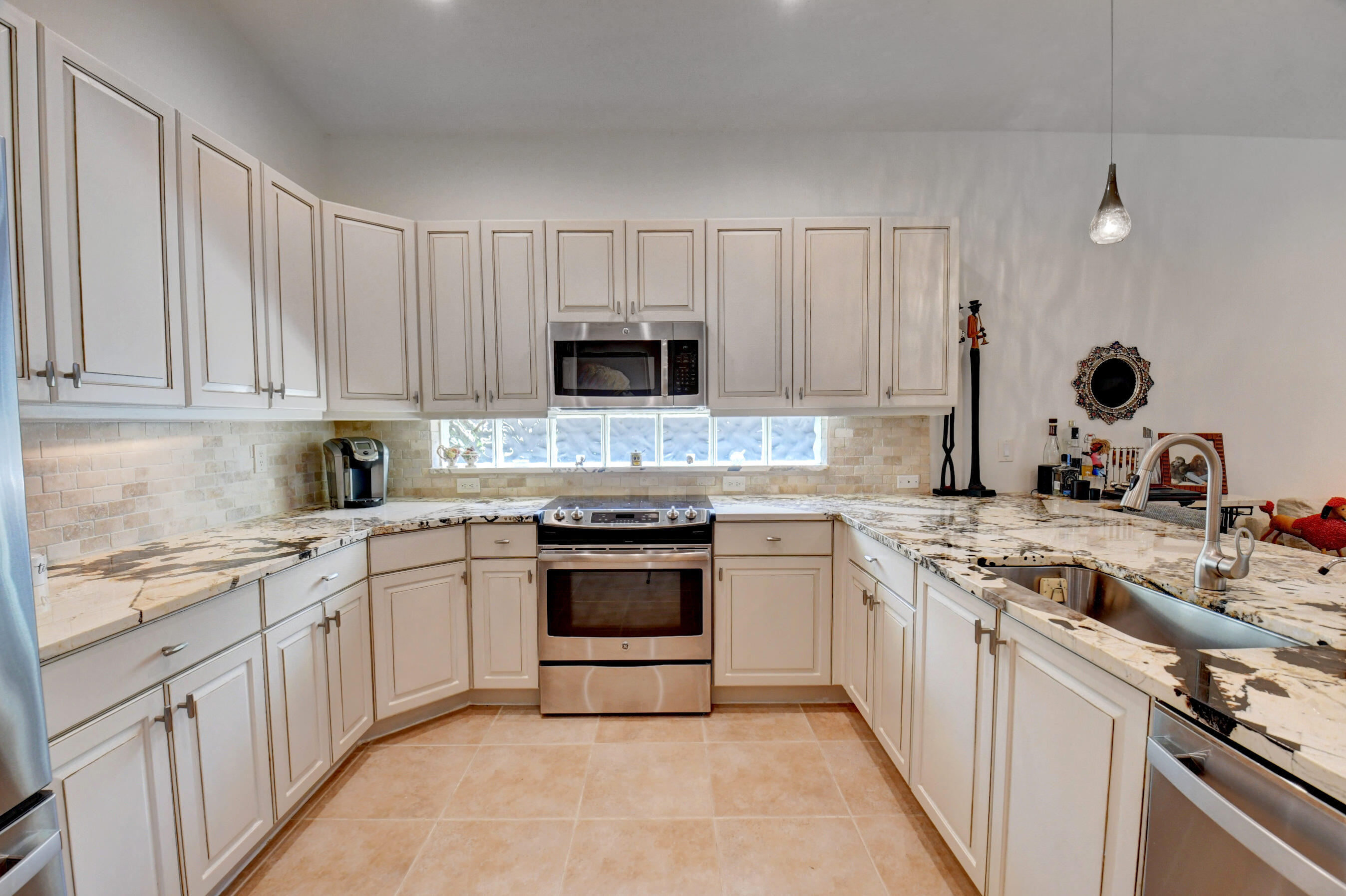 13587 Barcelona Lake Circle