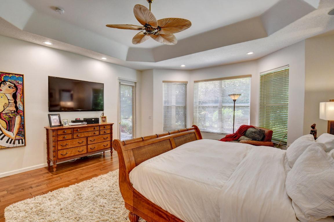 13587 Barcelona Lake Circle