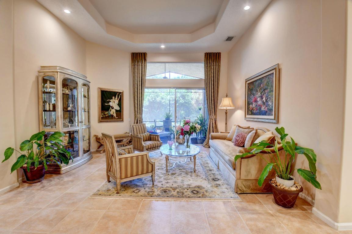 13587 Barcelona Lake Circle