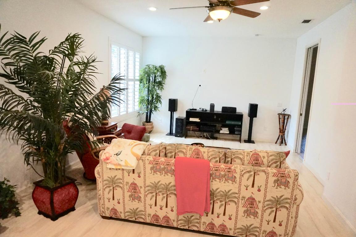 13587 Barcelona Lake Circle