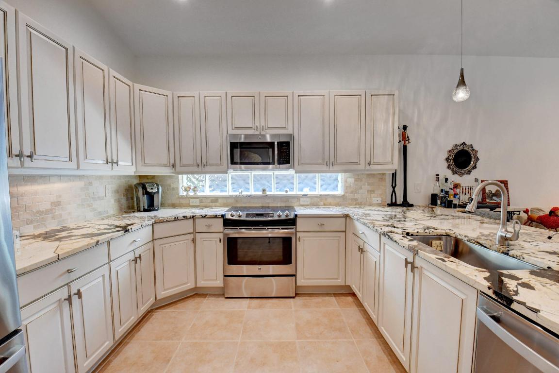 13587 Barcelona Lake Circle