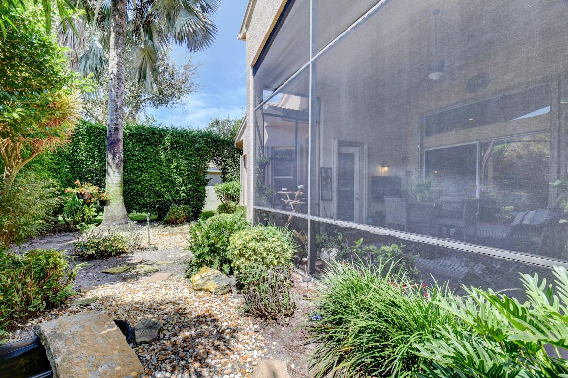 13587 Barcelona Lake Circle