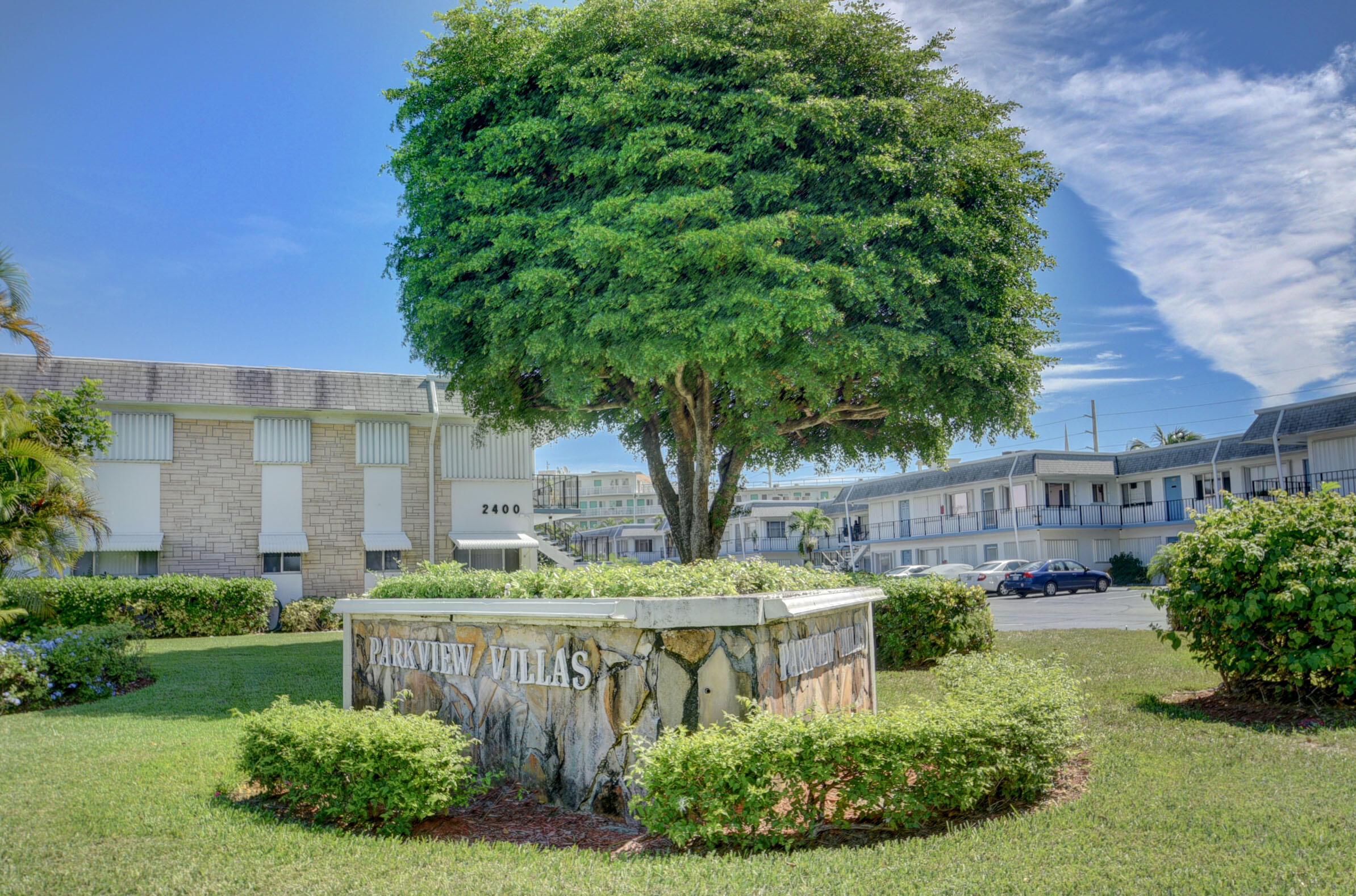 2480 Lake Osborne Drive 109