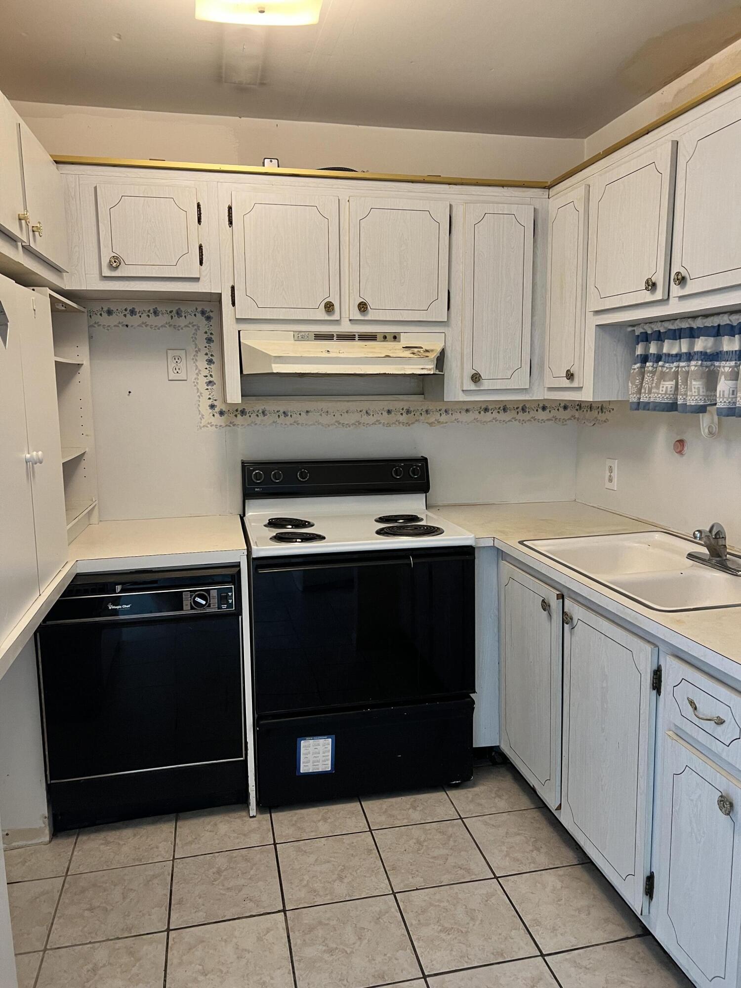 2480 Lake Osborne Drive 109