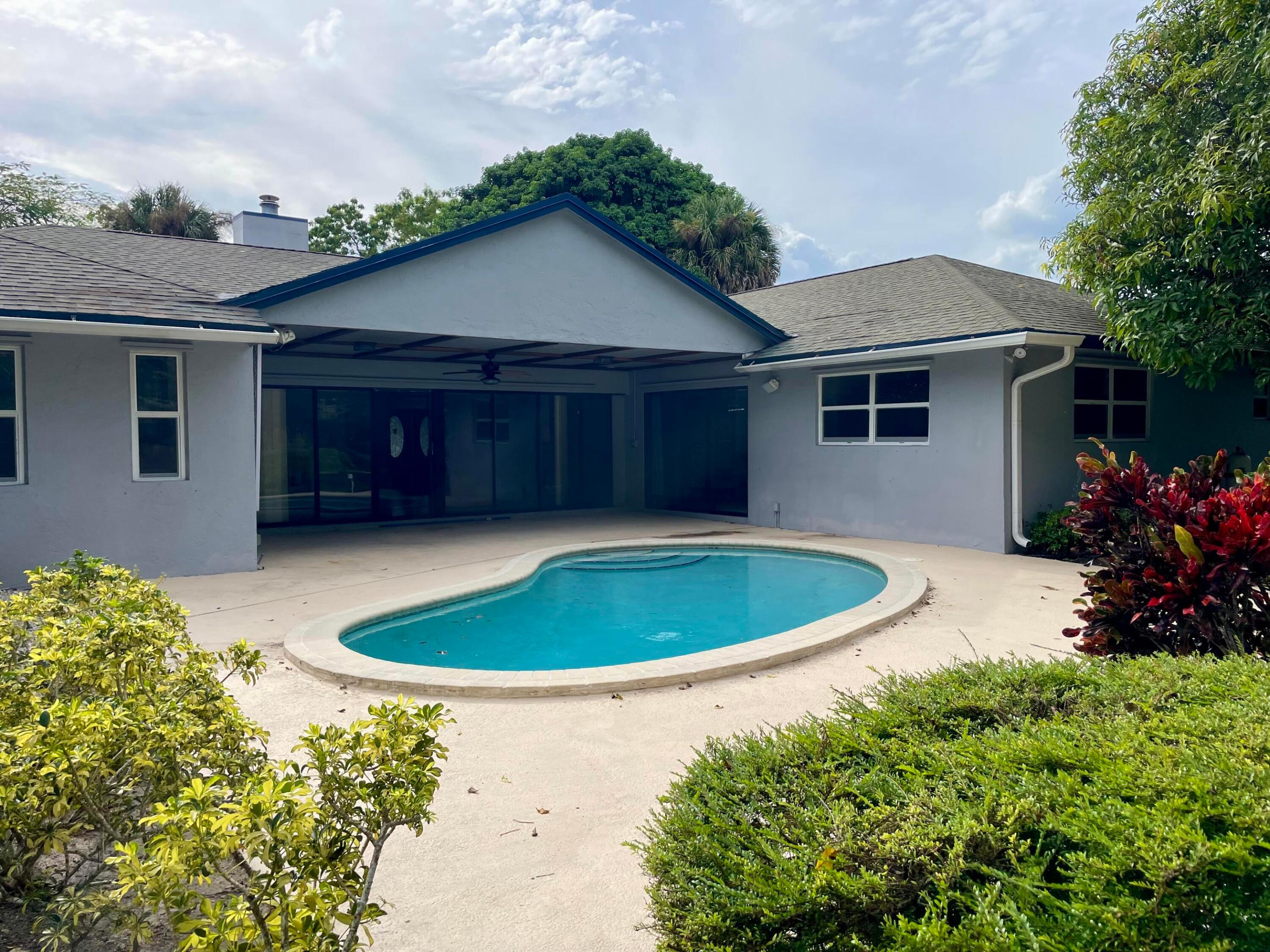 466 Lyons Road