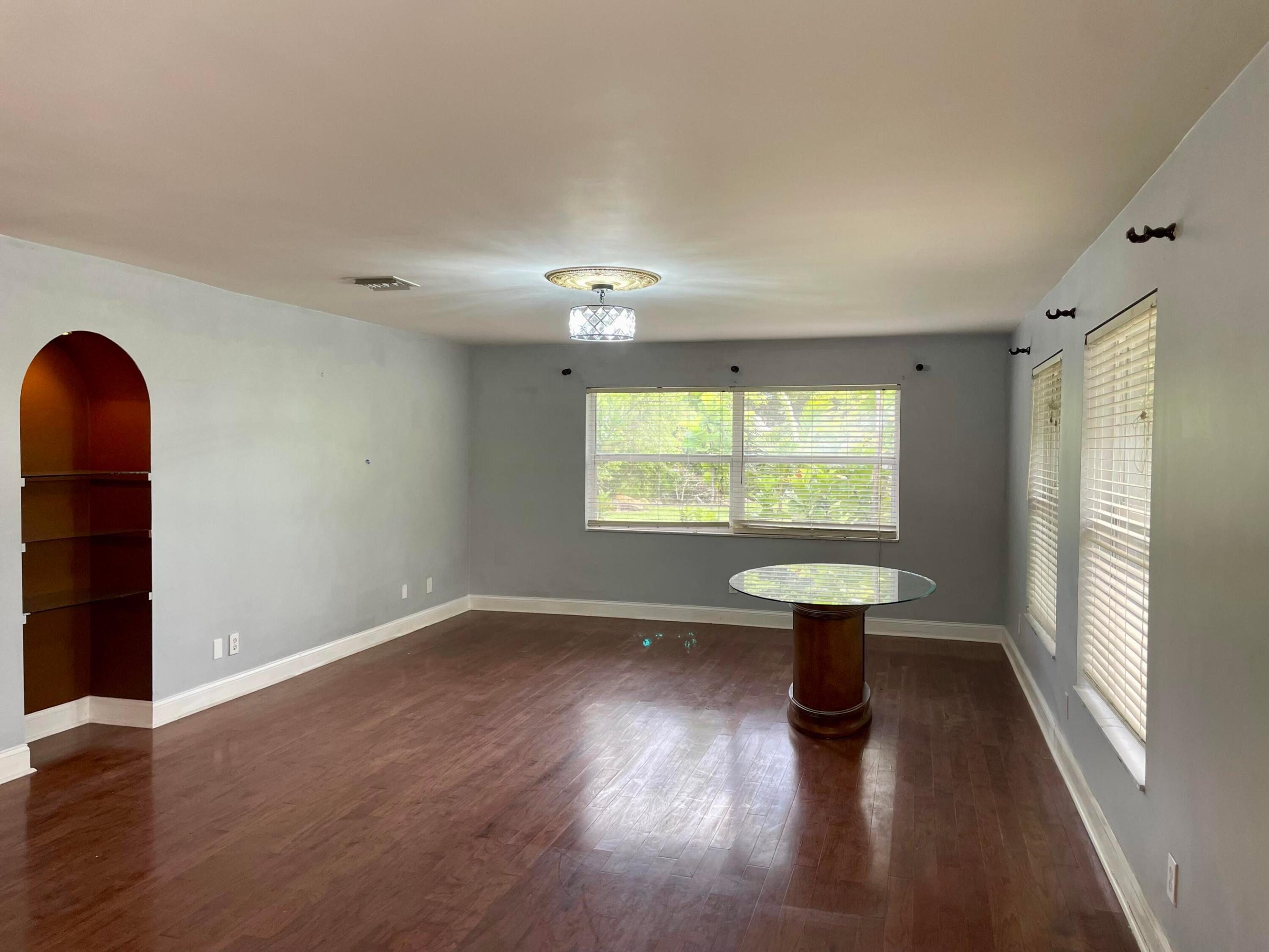 466 Lyons Road