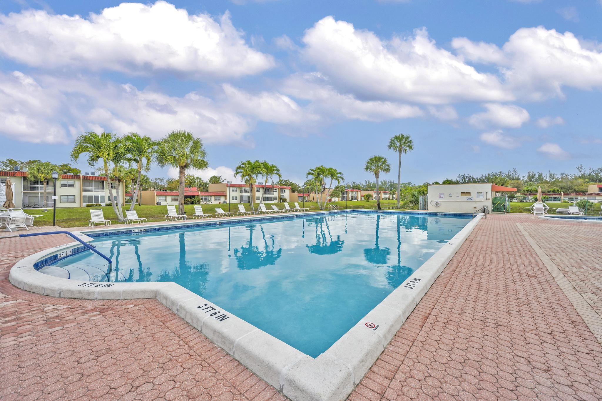185 Lake Evelyn Drive