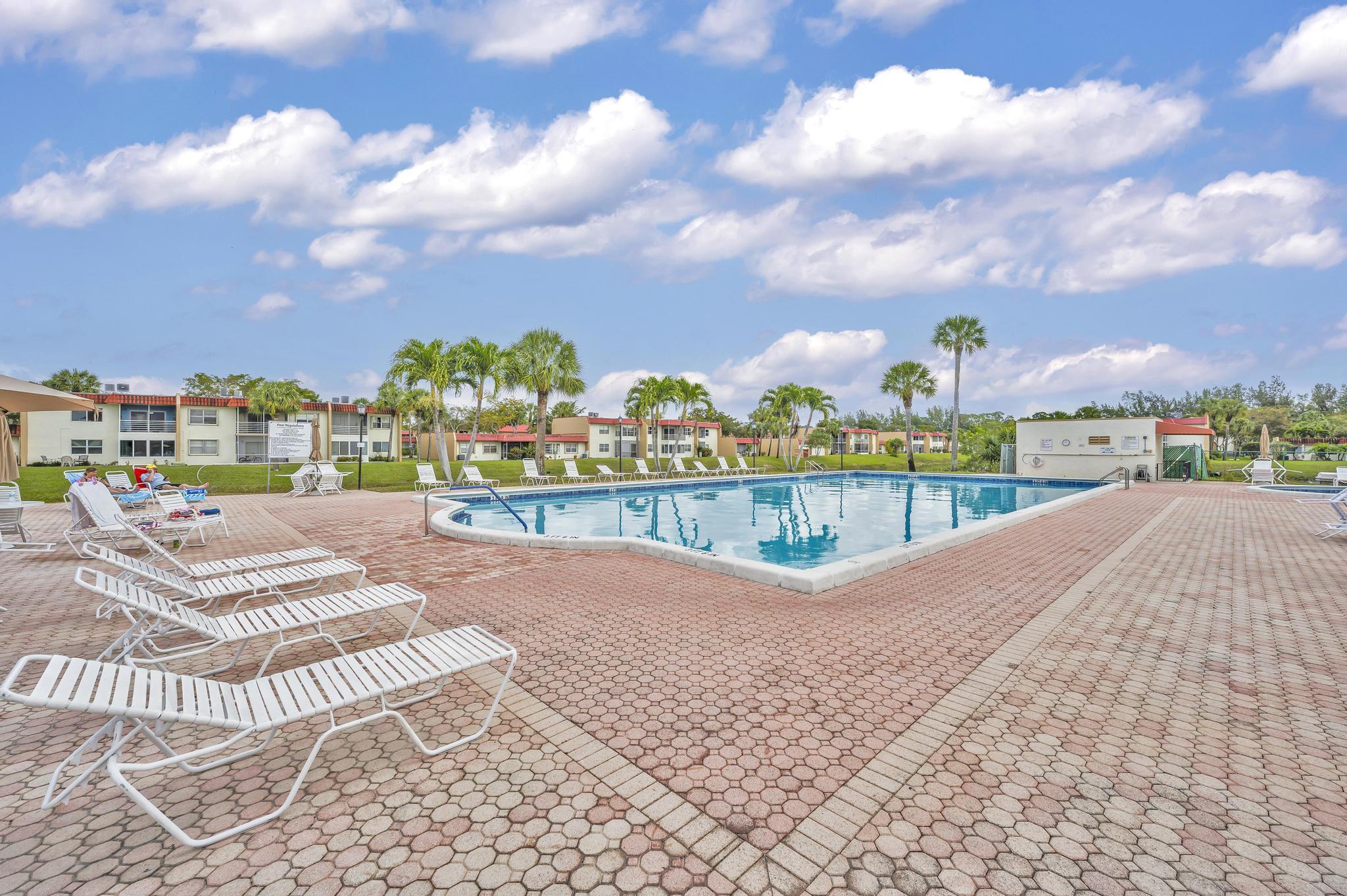 185 Lake Evelyn Drive
