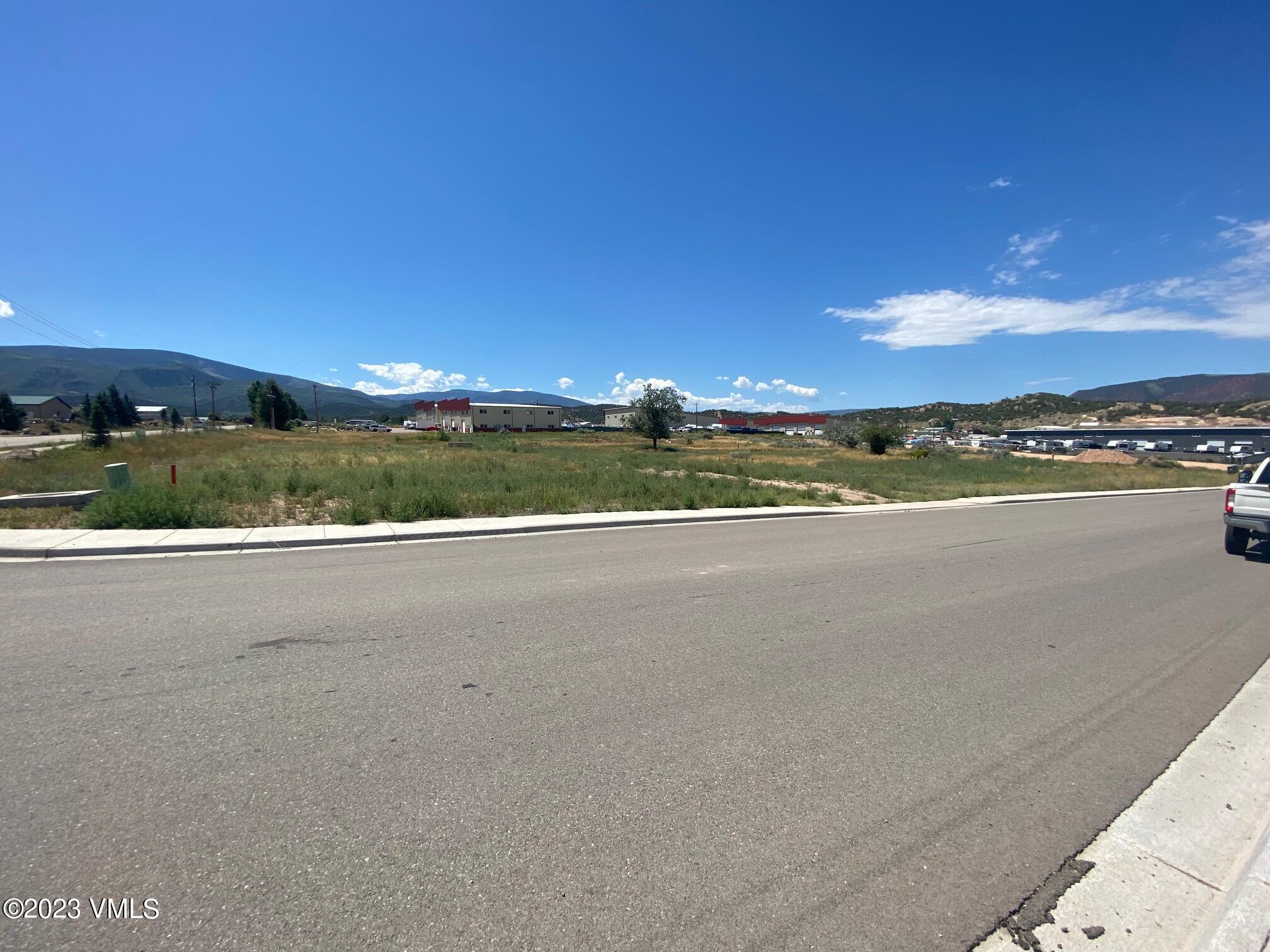 405-425 Plane Street