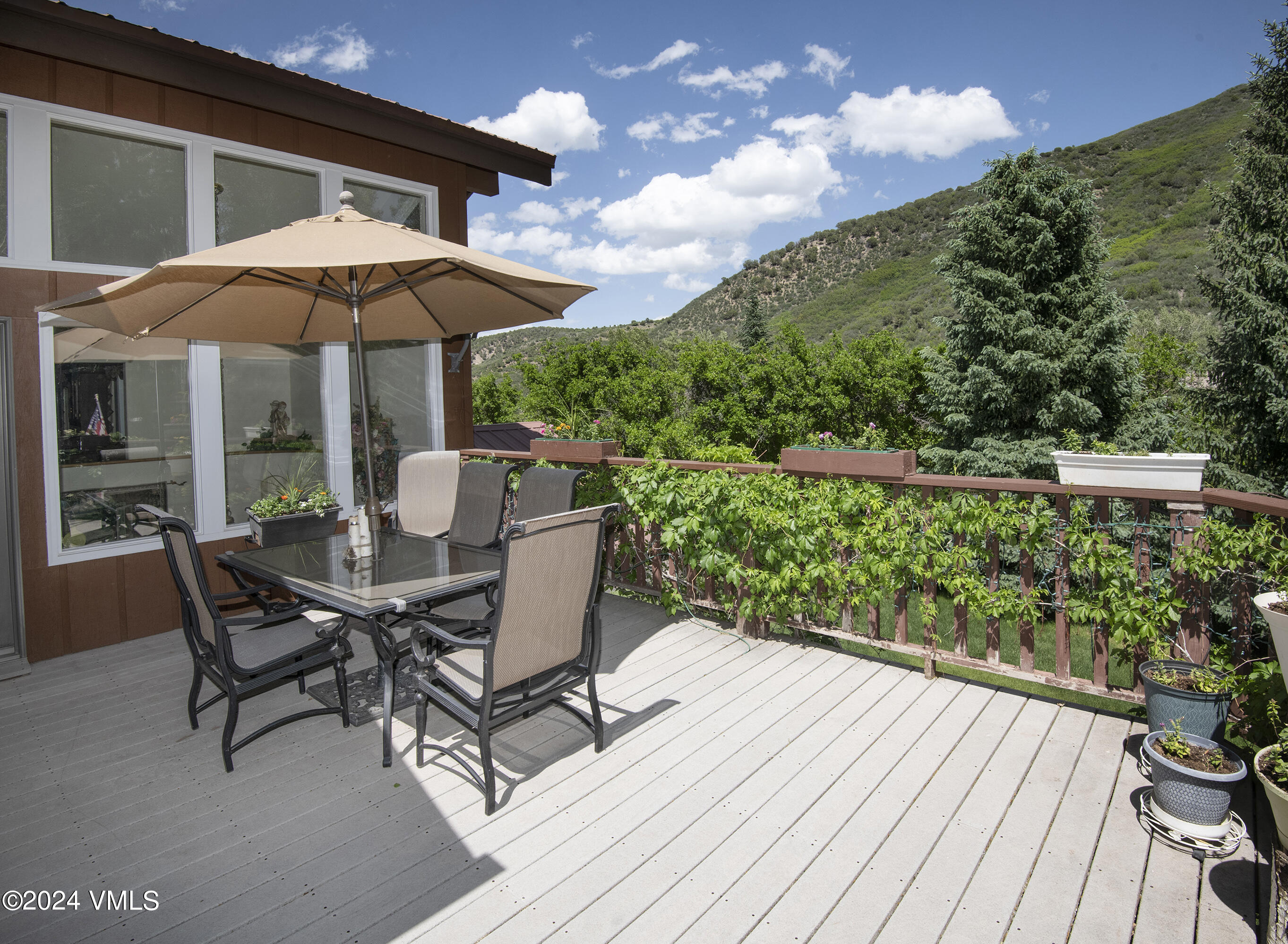 9001 Brush Creek Road