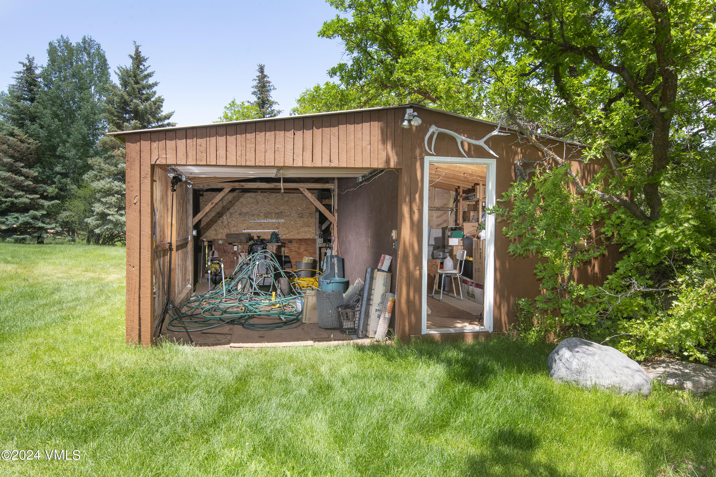 9001 Brush Creek Road