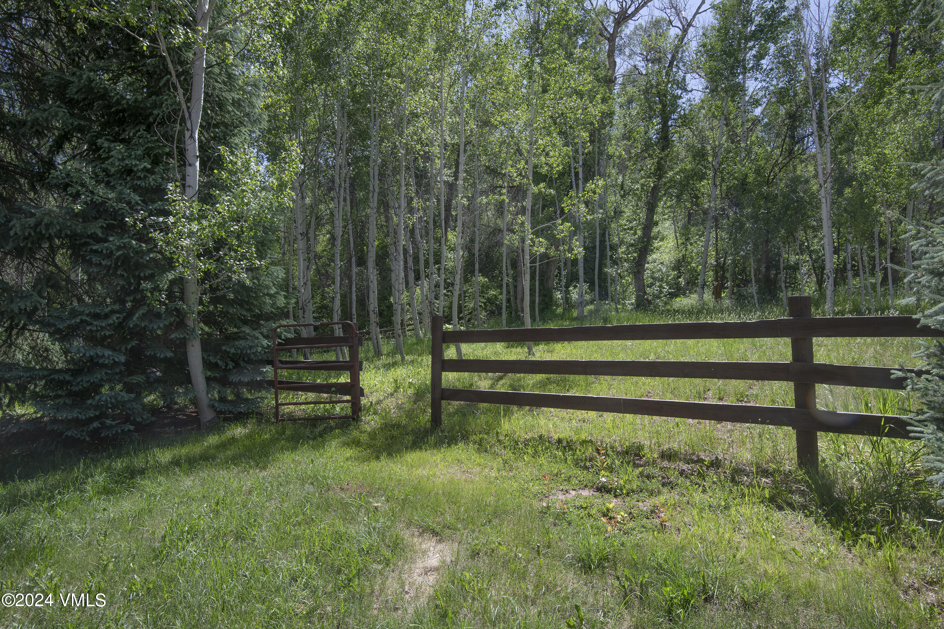 9001 Brush Creek Road