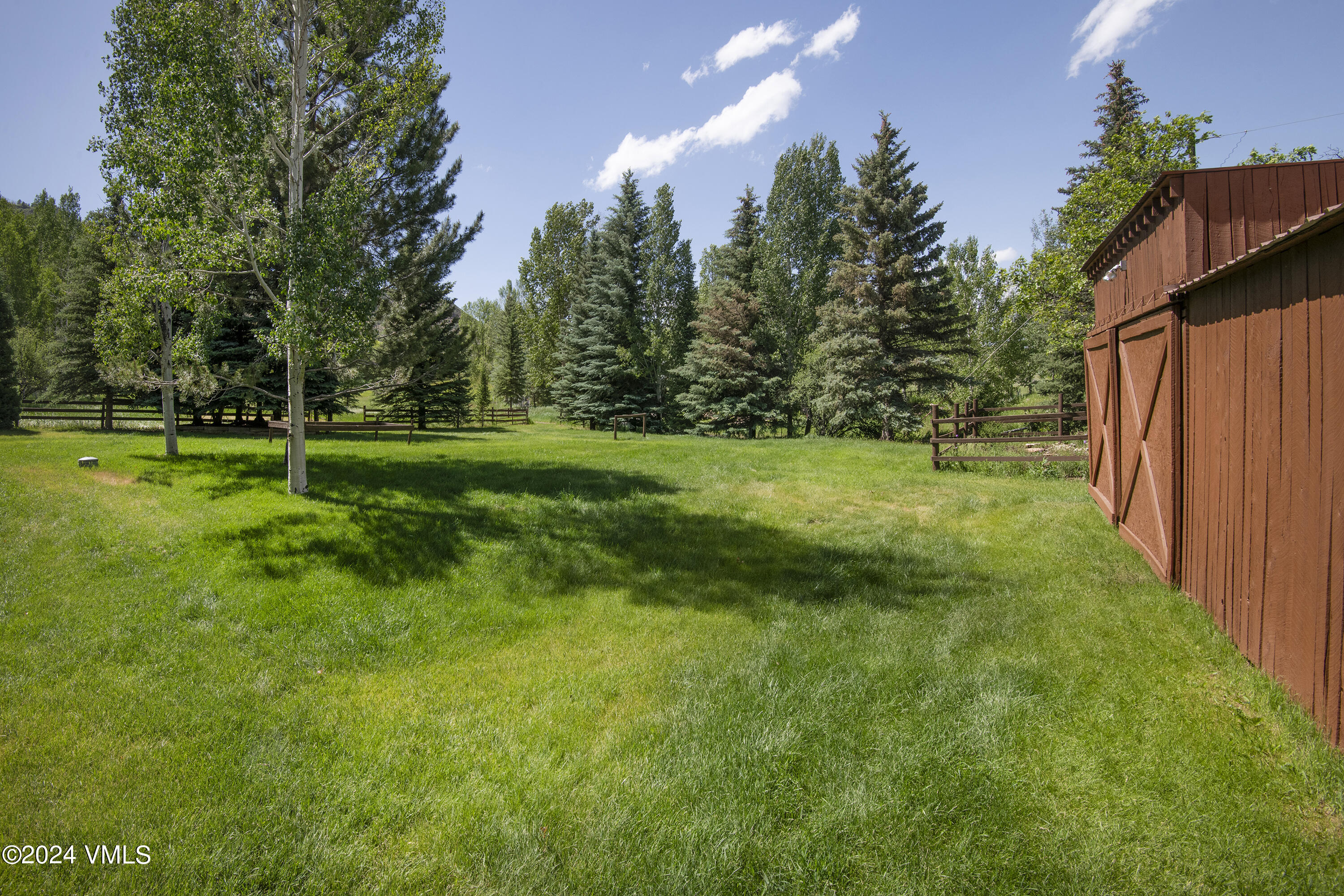 9001 Brush Creek Road