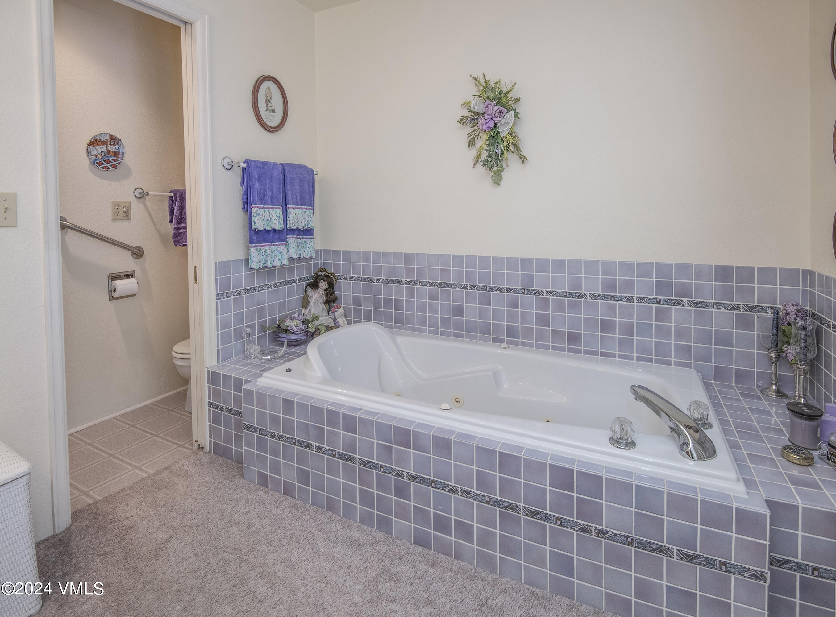 9001 Brush Creek Road