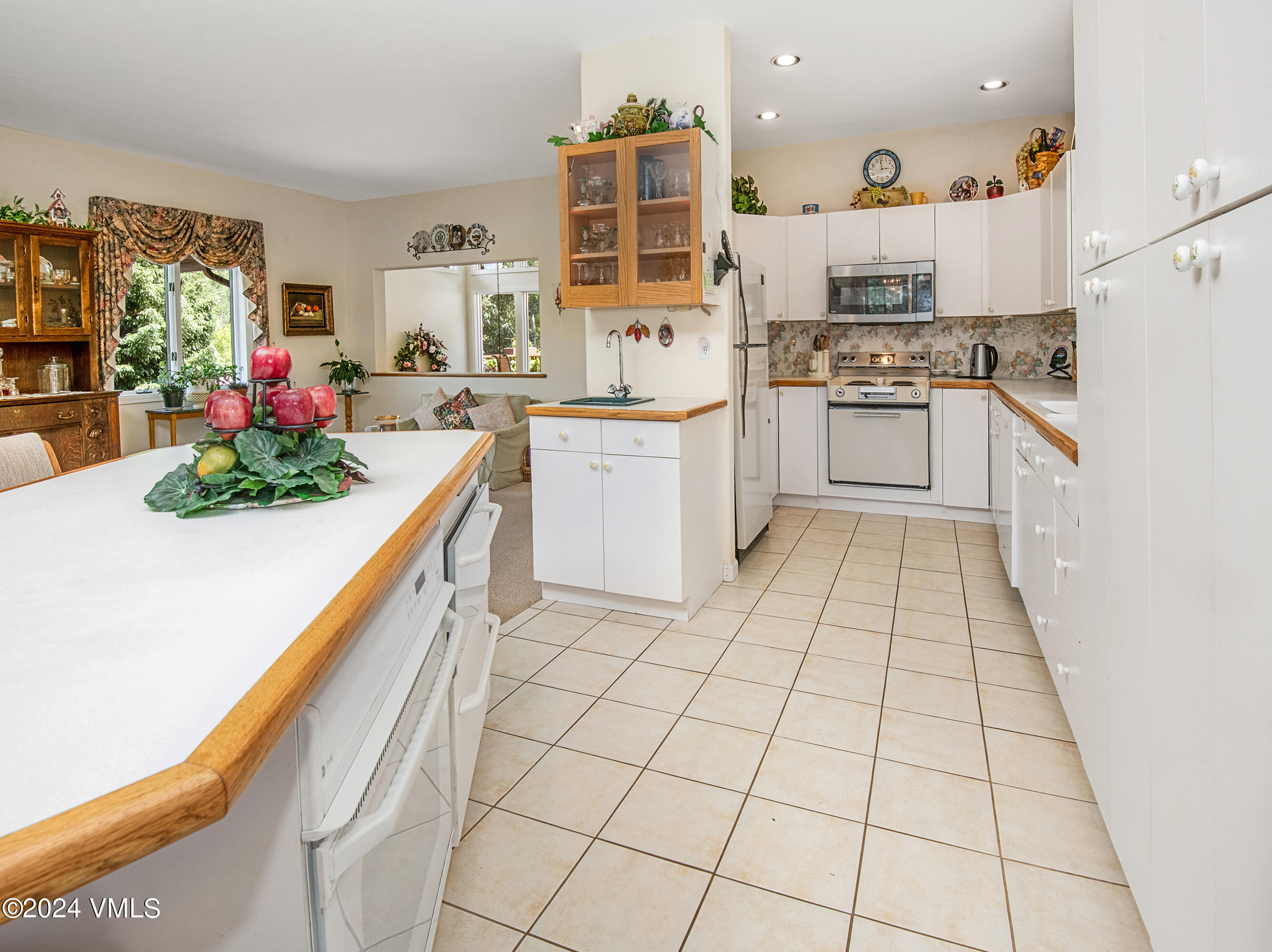 9001 Brush Creek Road