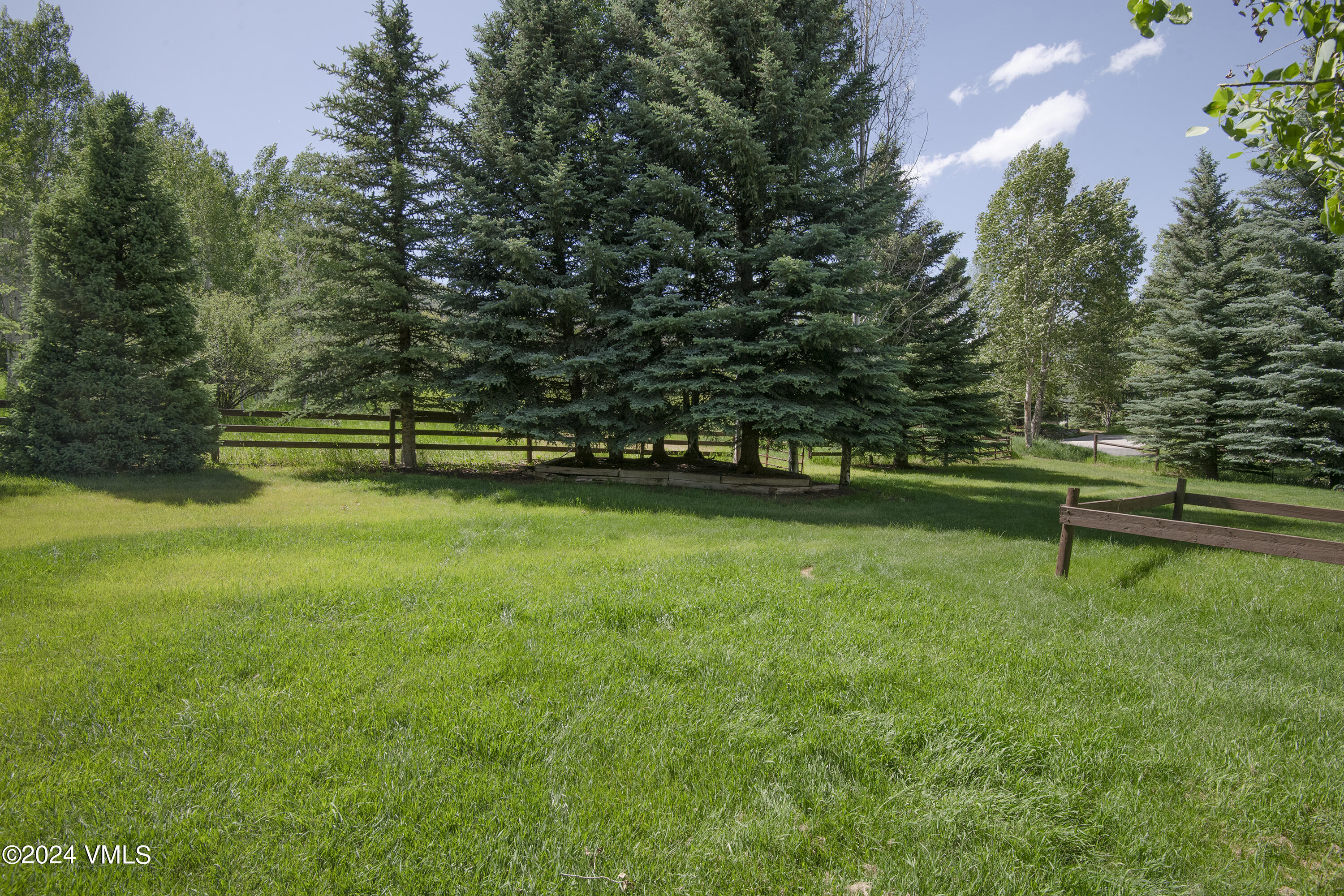 9001 Brush Creek Road