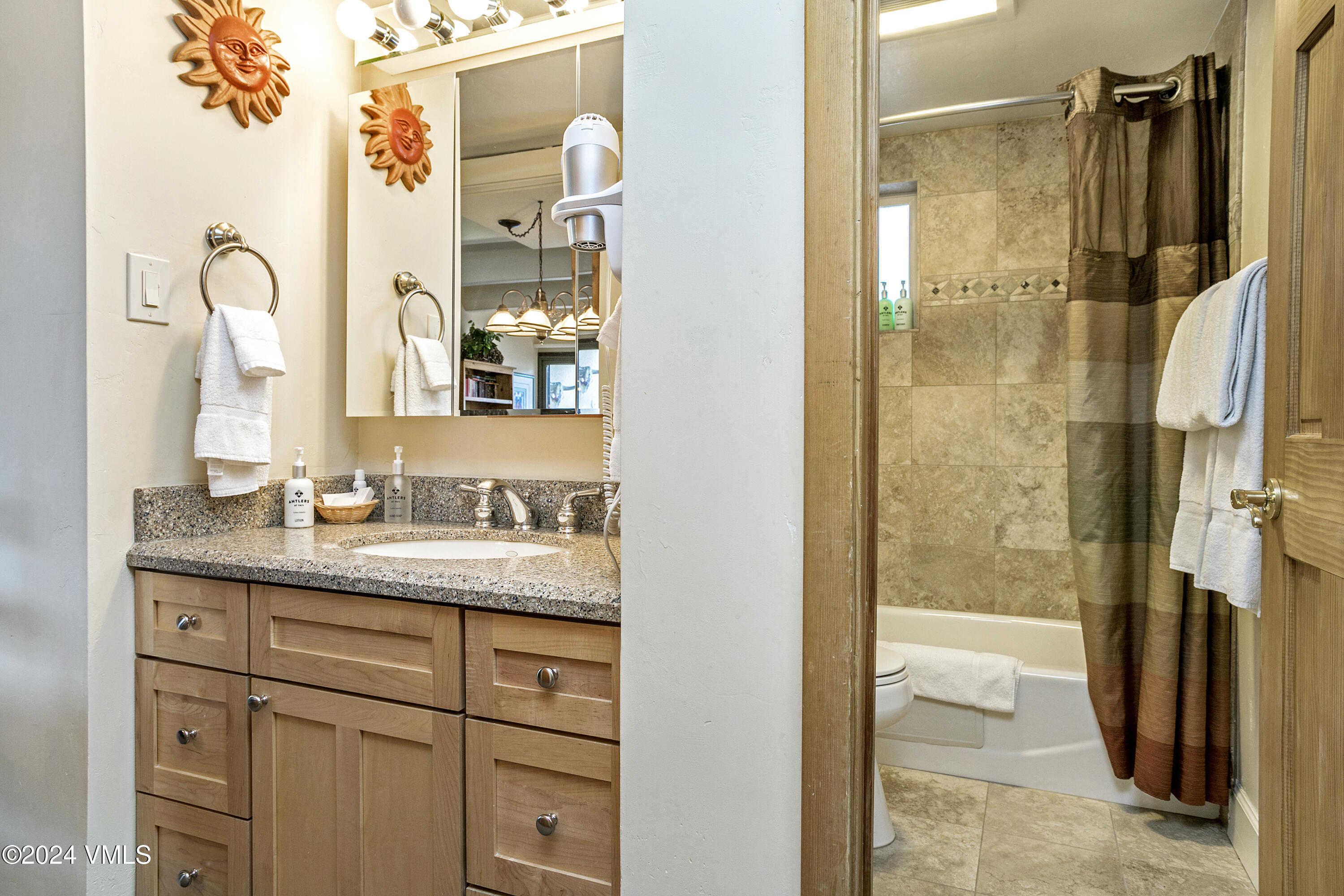 680 Lionshead Place 502