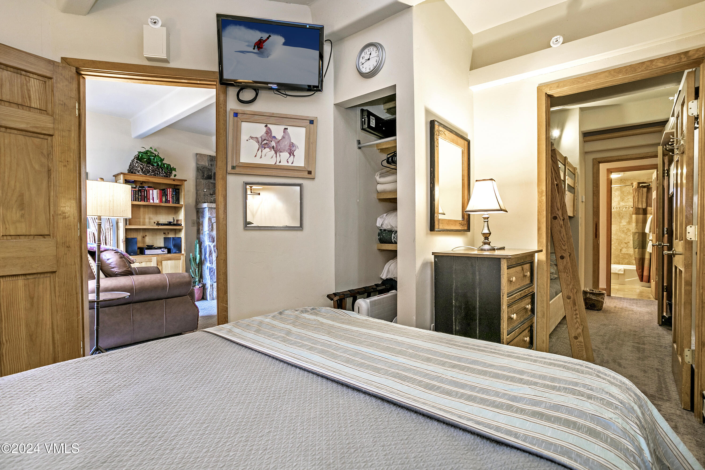 680 Lionshead Place 502