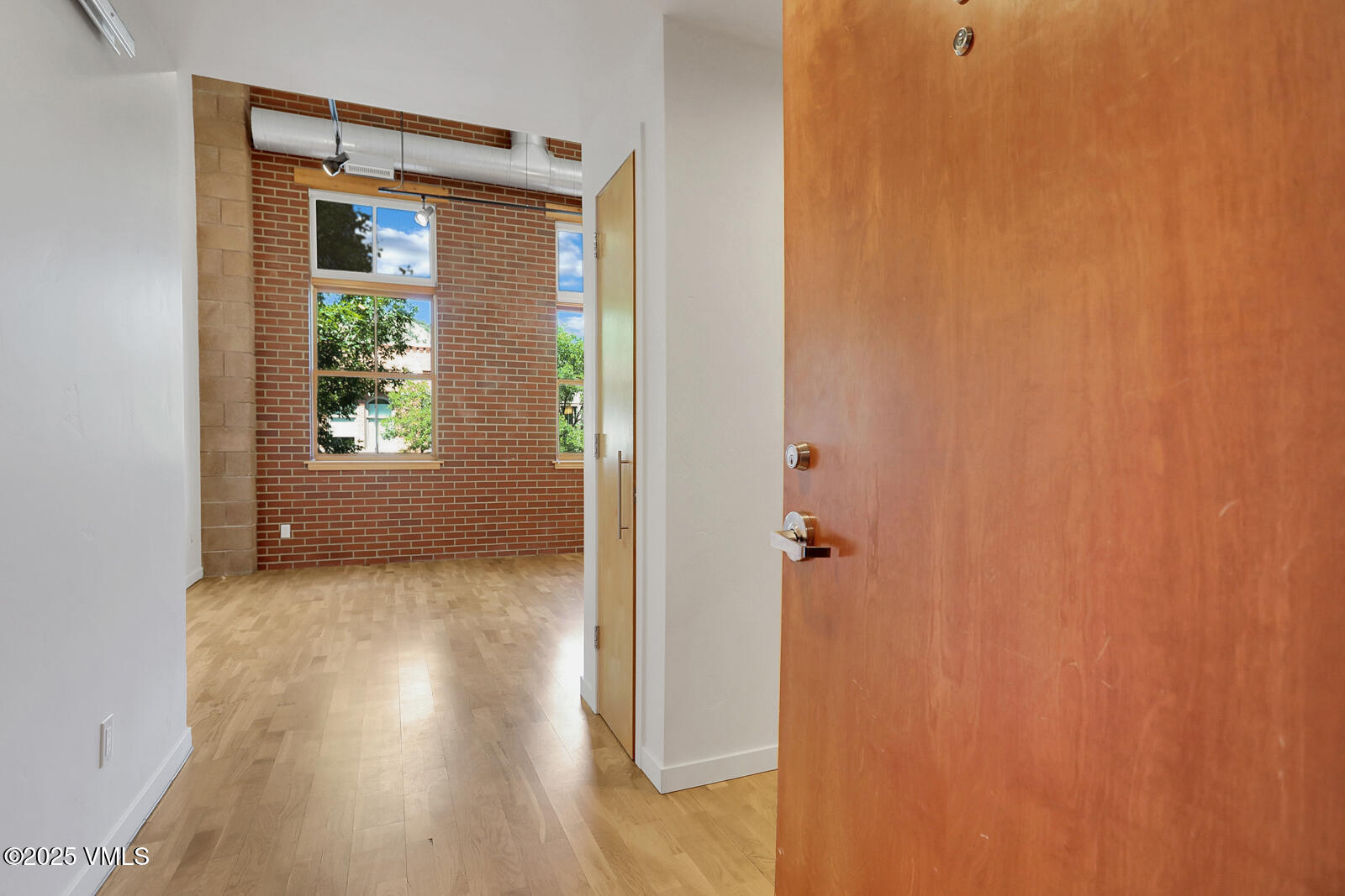 1140 Capitol Street 204