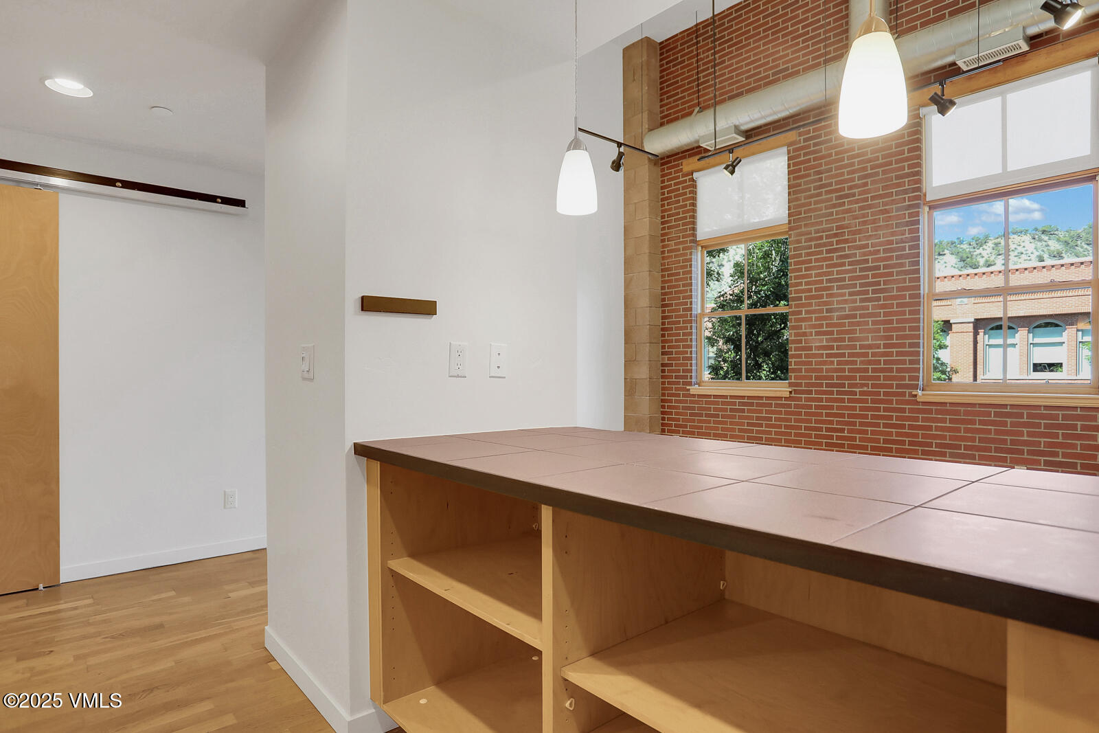 1140 Capitol Street 204