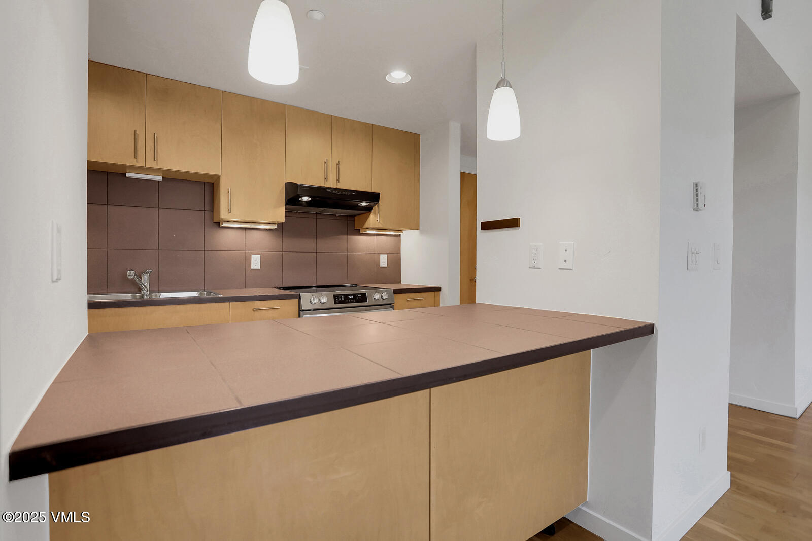 1140 Capitol Street 204