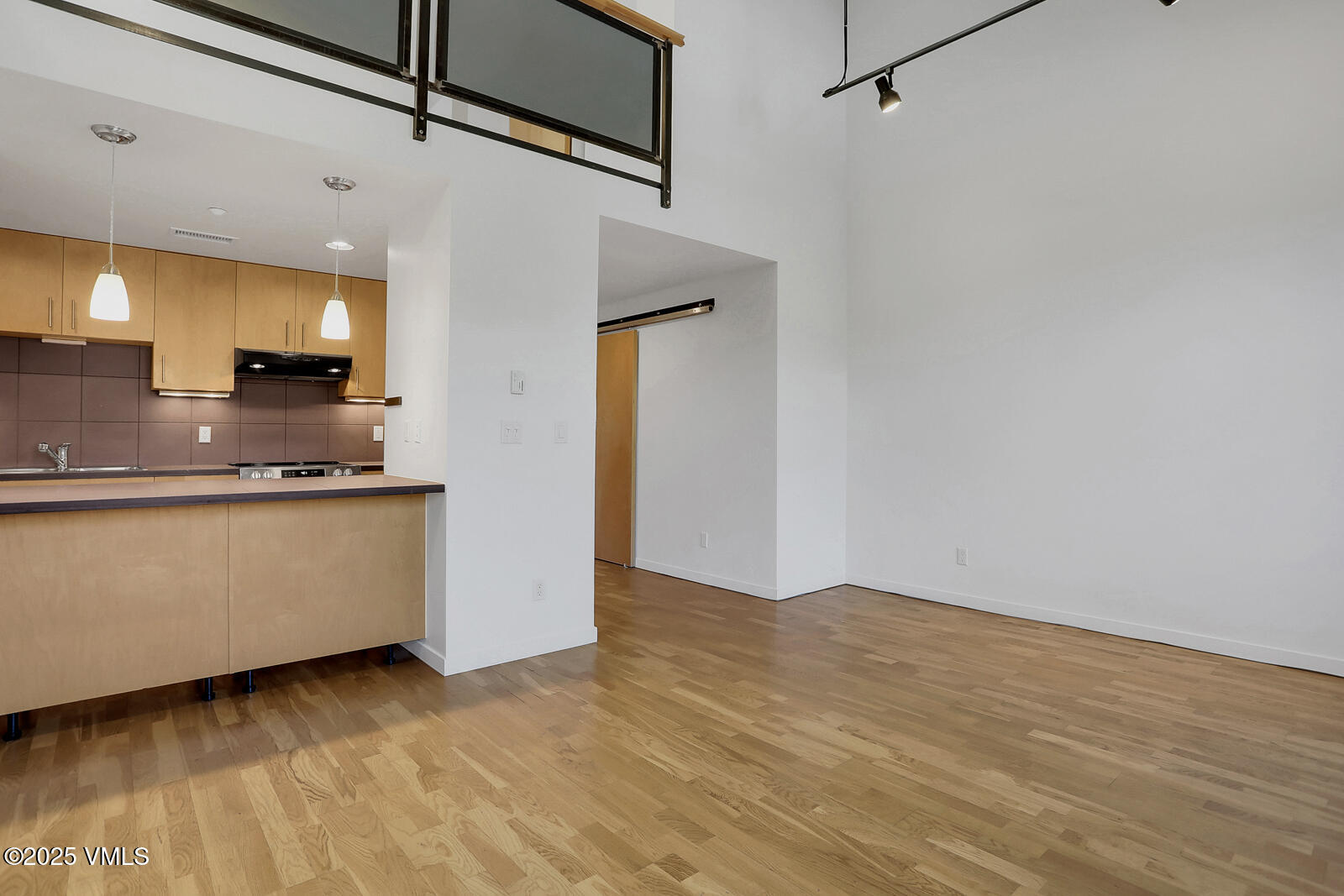 1140 Capitol Street 204