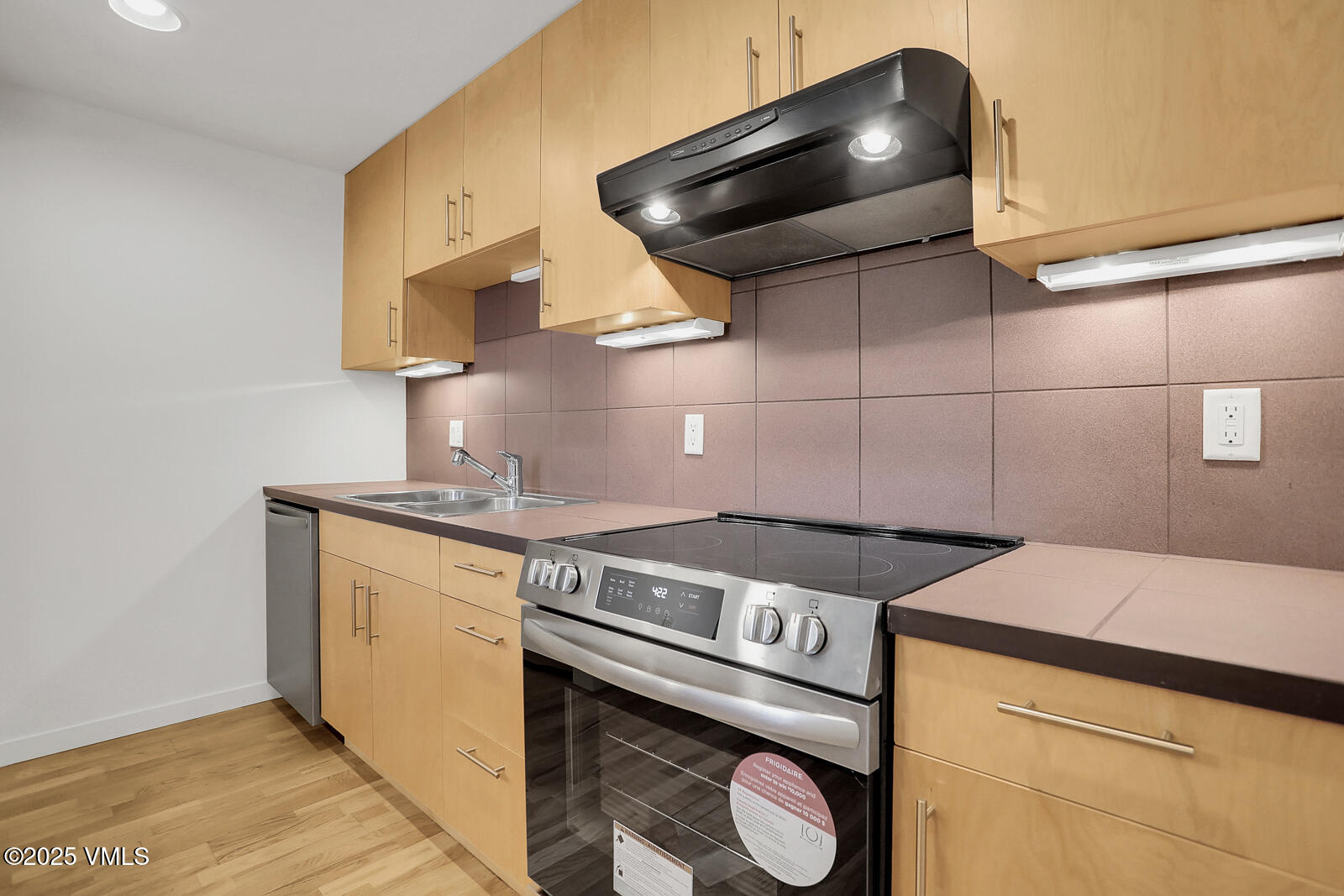 1140 Capitol Street 204