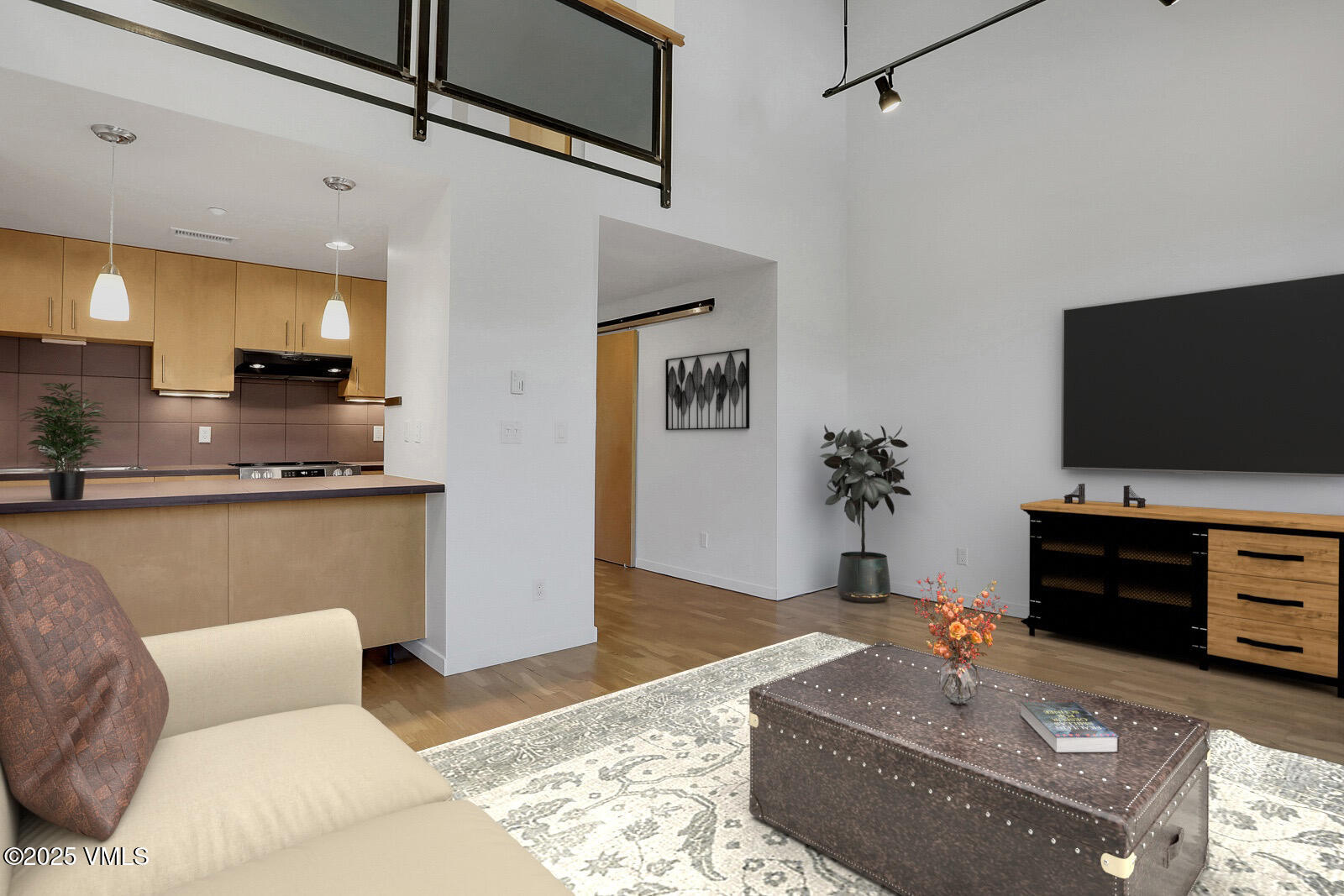 1140 Capitol Street 204