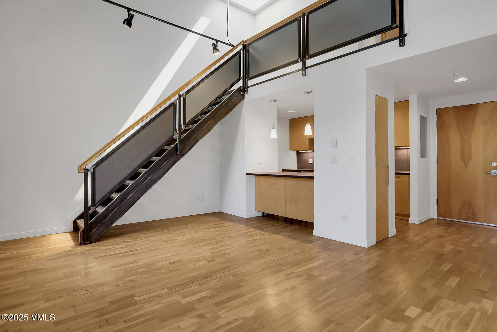 1140 Capitol Street 204