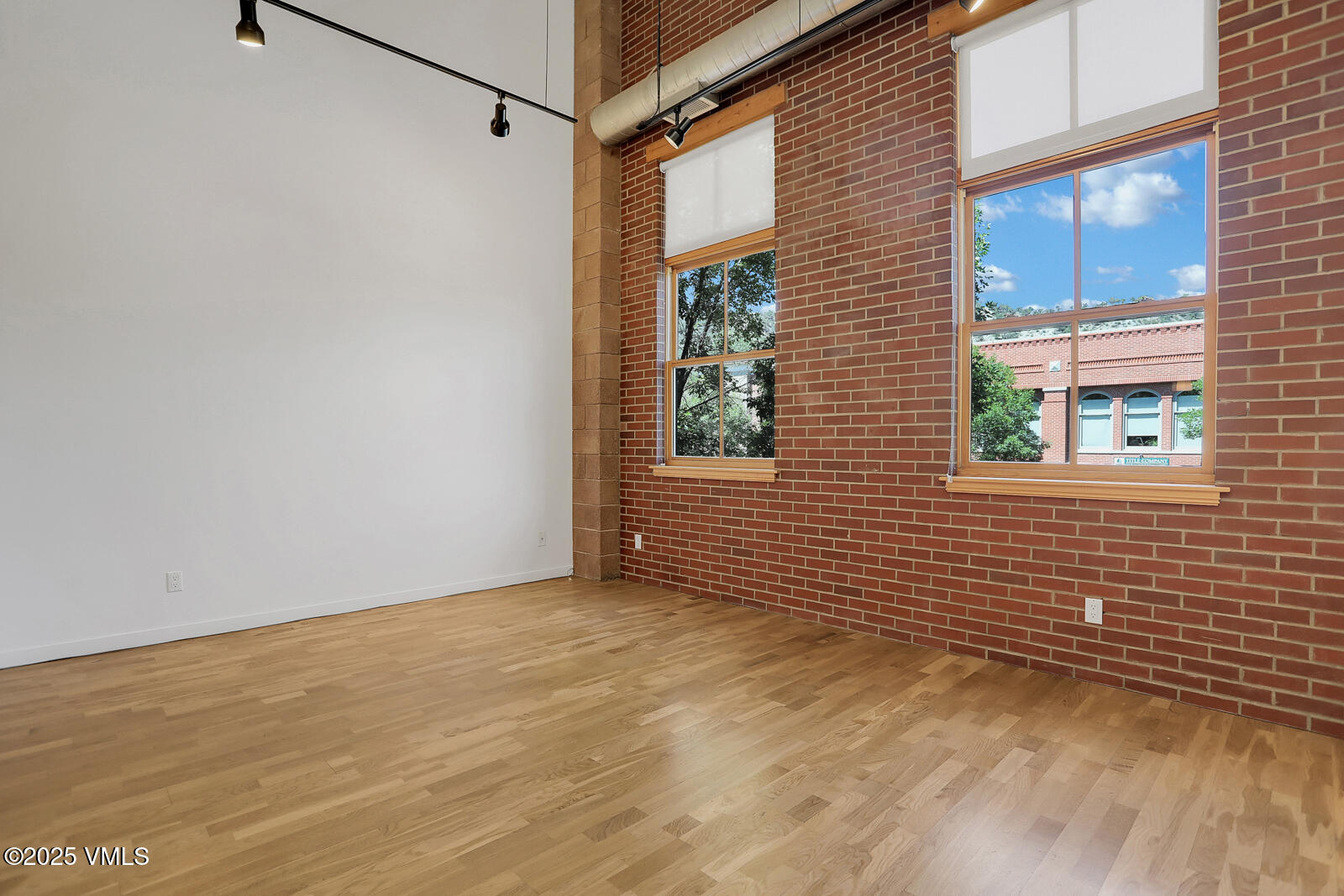 1140 Capitol Street 204