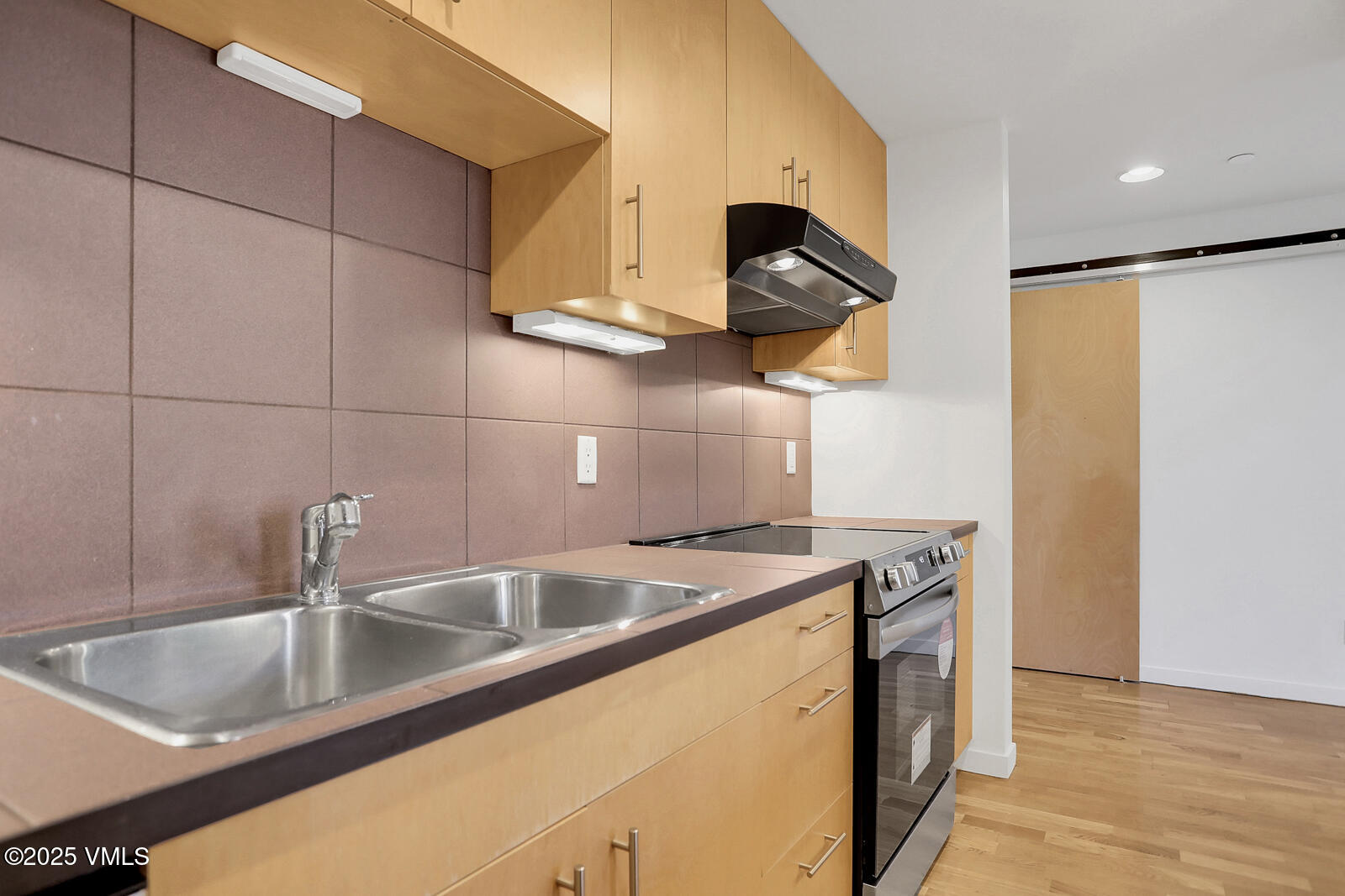 1140 Capitol Street 204