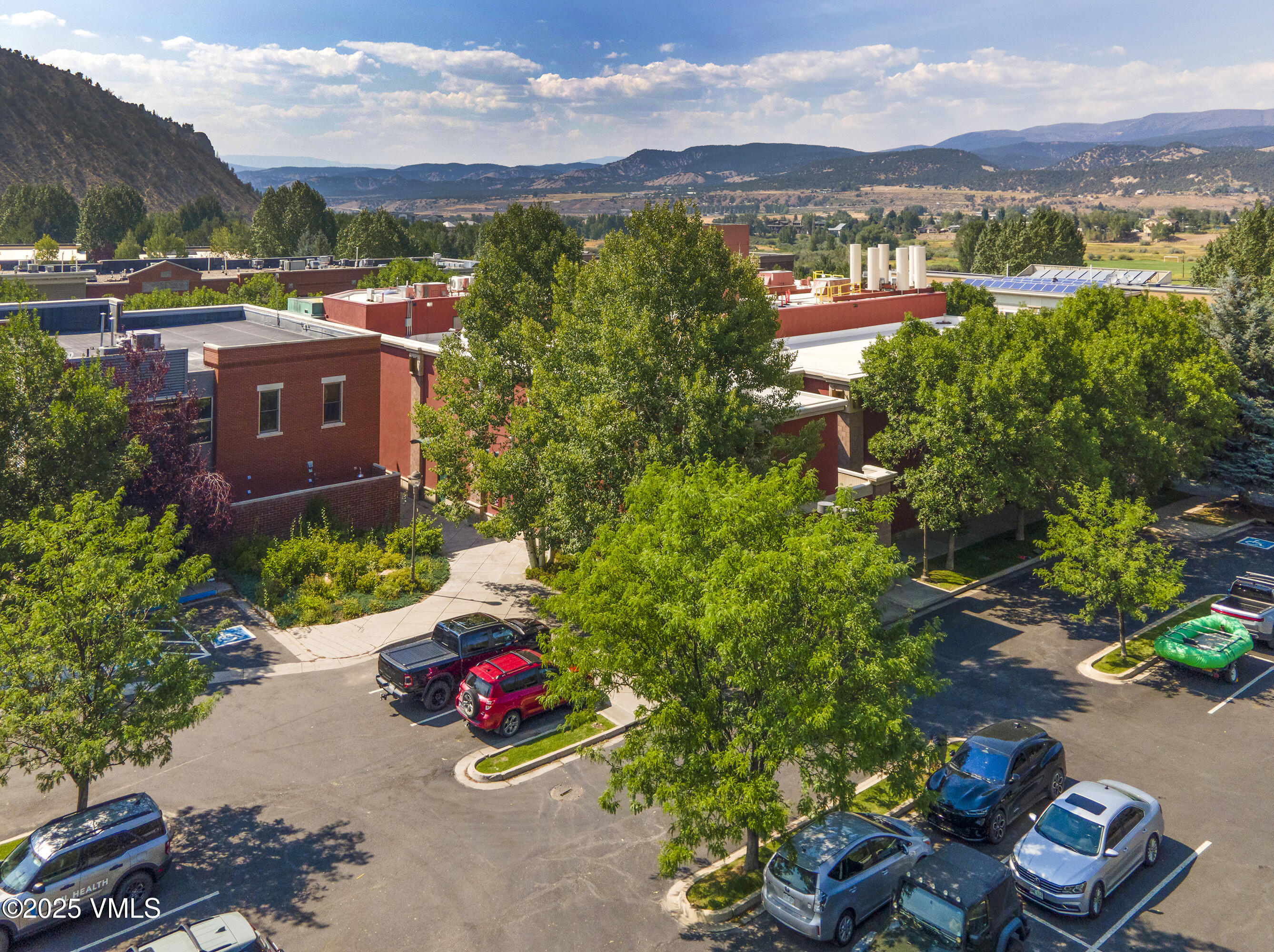 1140 Capitol Street 201