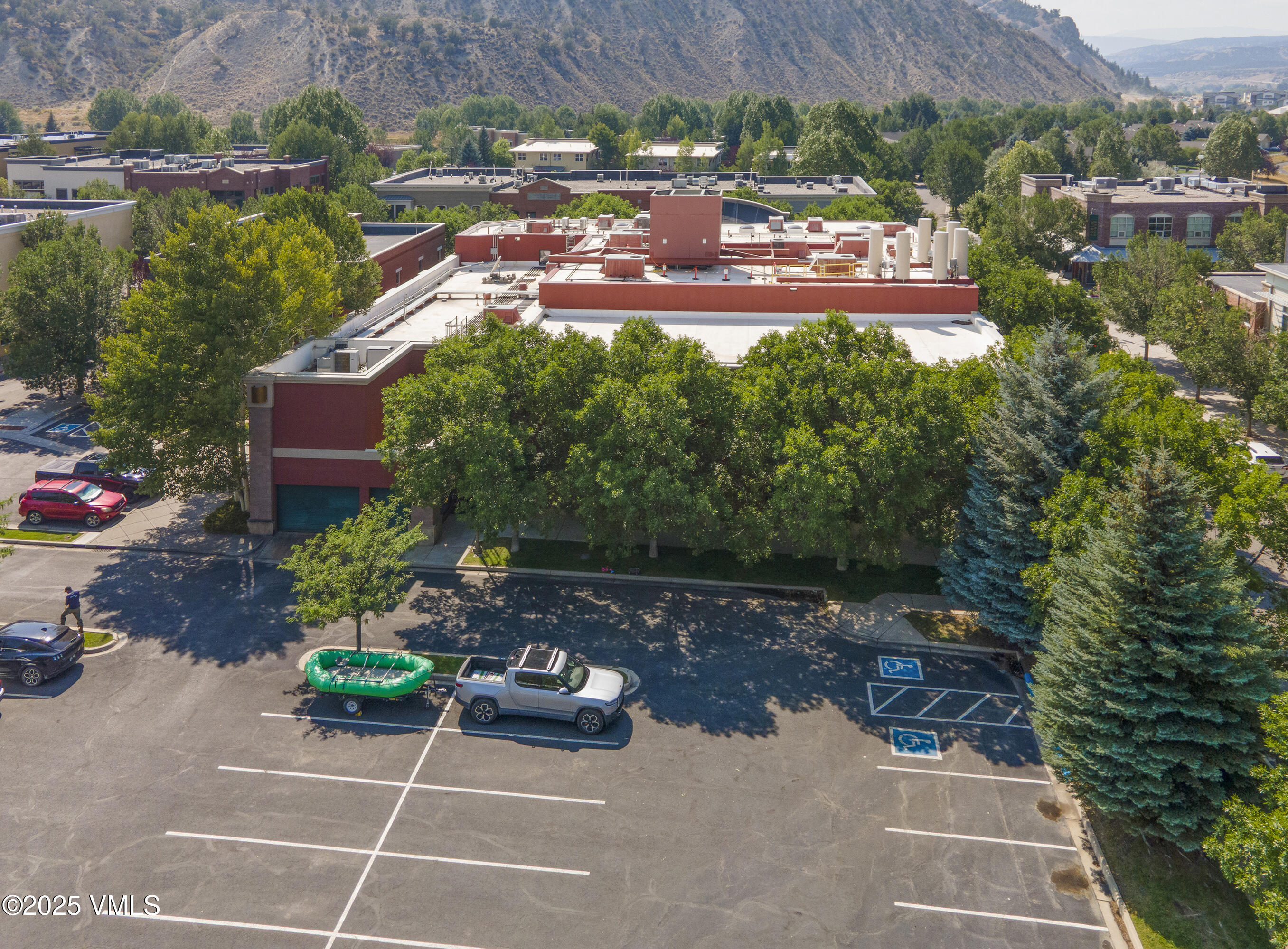 1140 Capitol Street 201