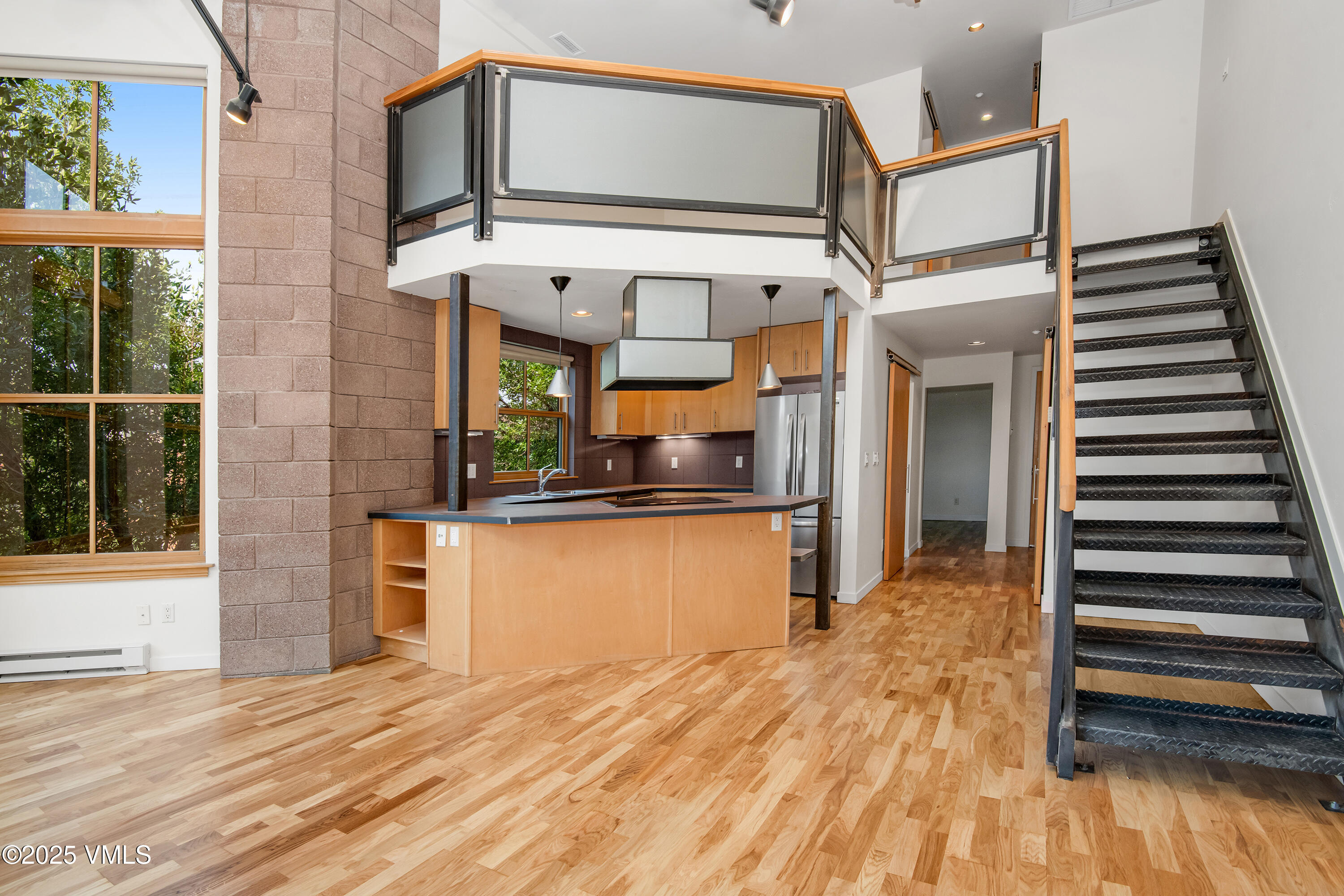 1140 Capitol Street 201