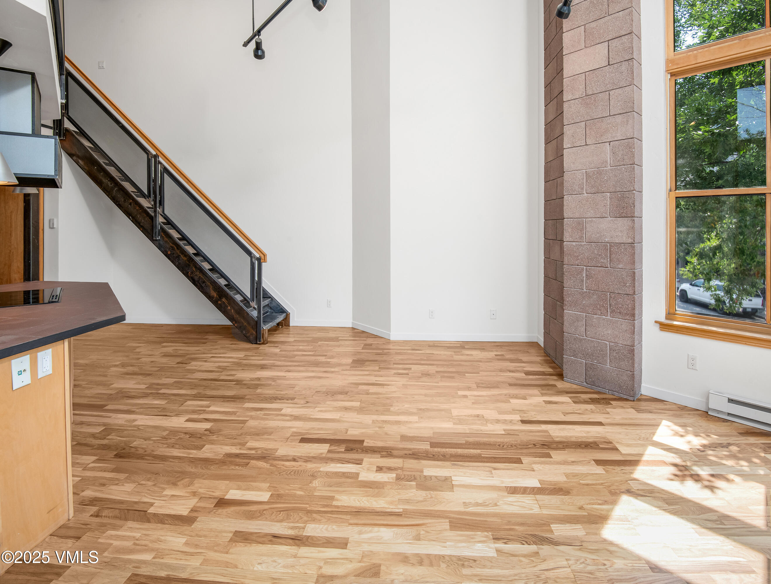 1140 Capitol Street 201