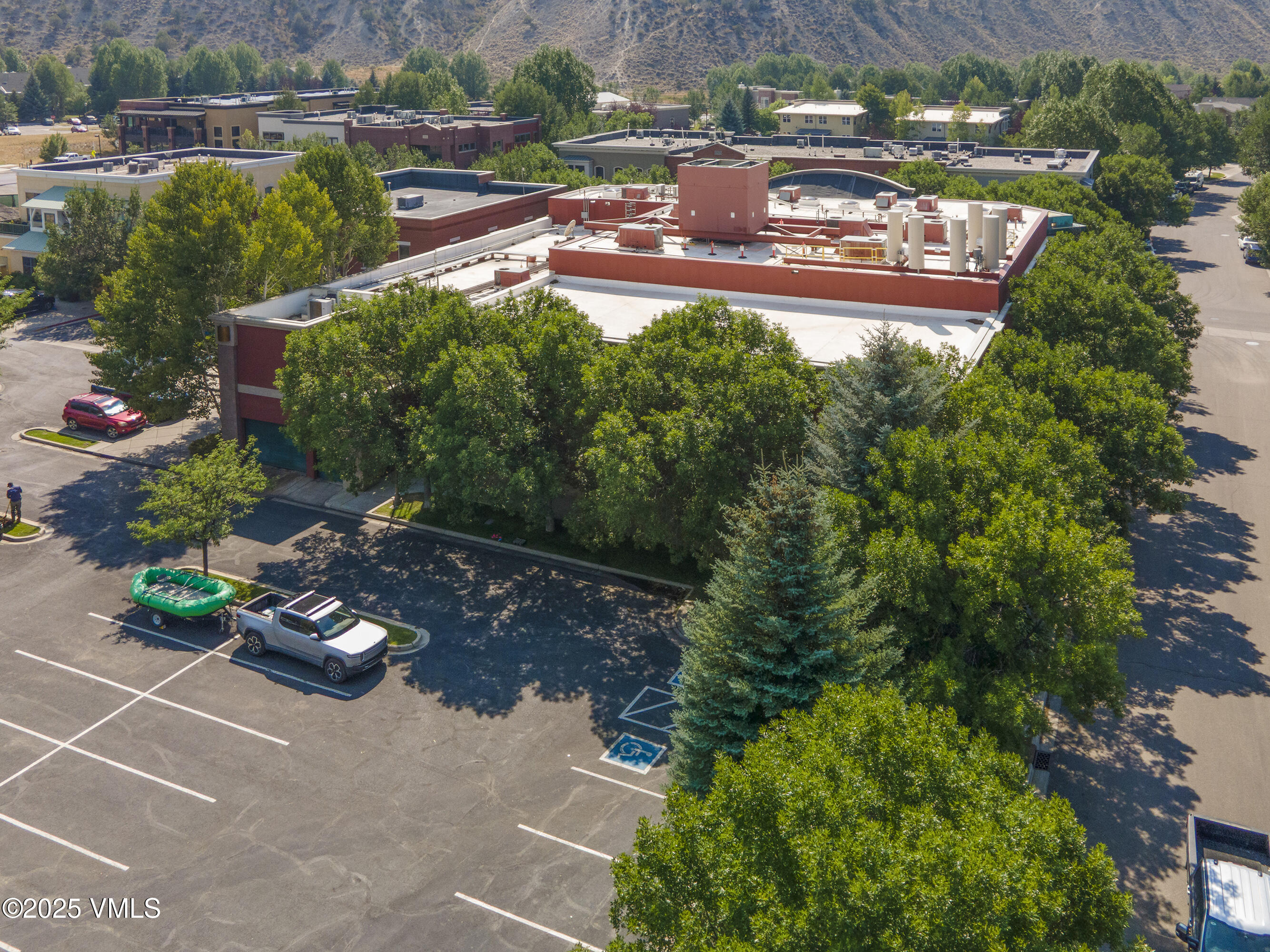 1140 Capitol Street 201