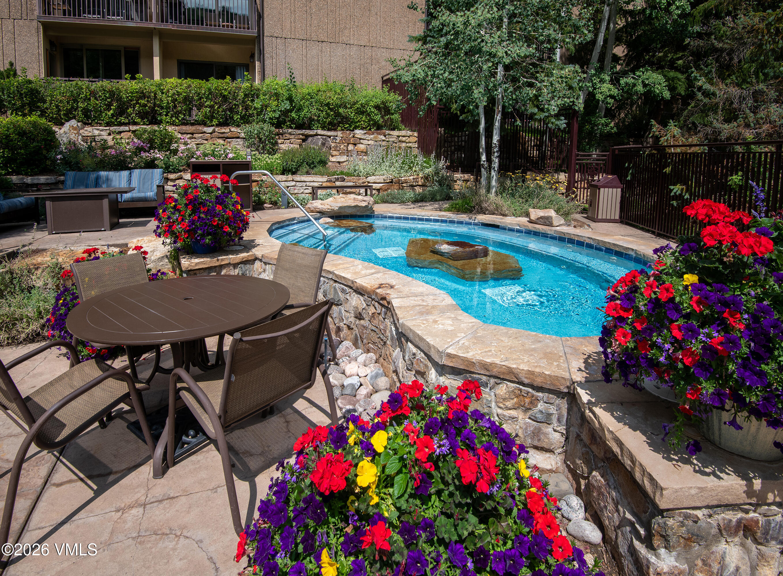 680 Lionshead Place 505