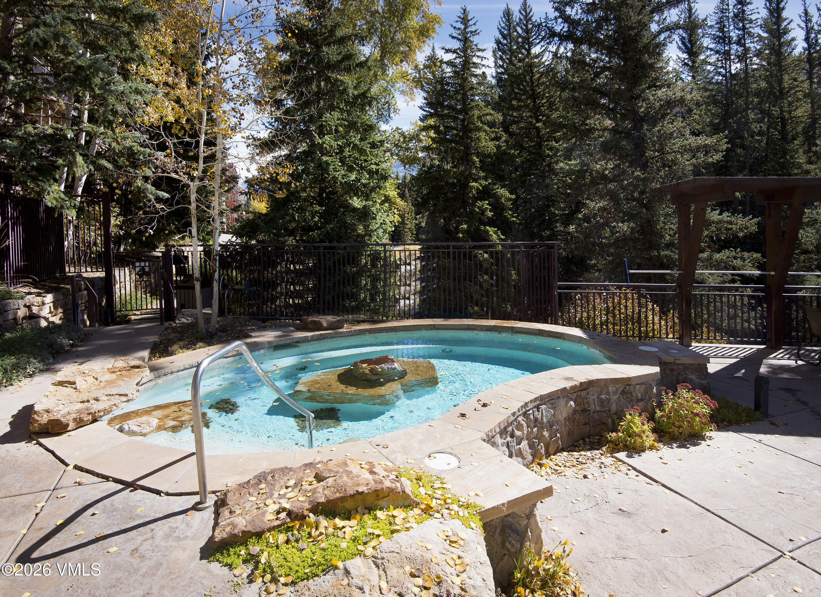 680 Lionshead Place 505