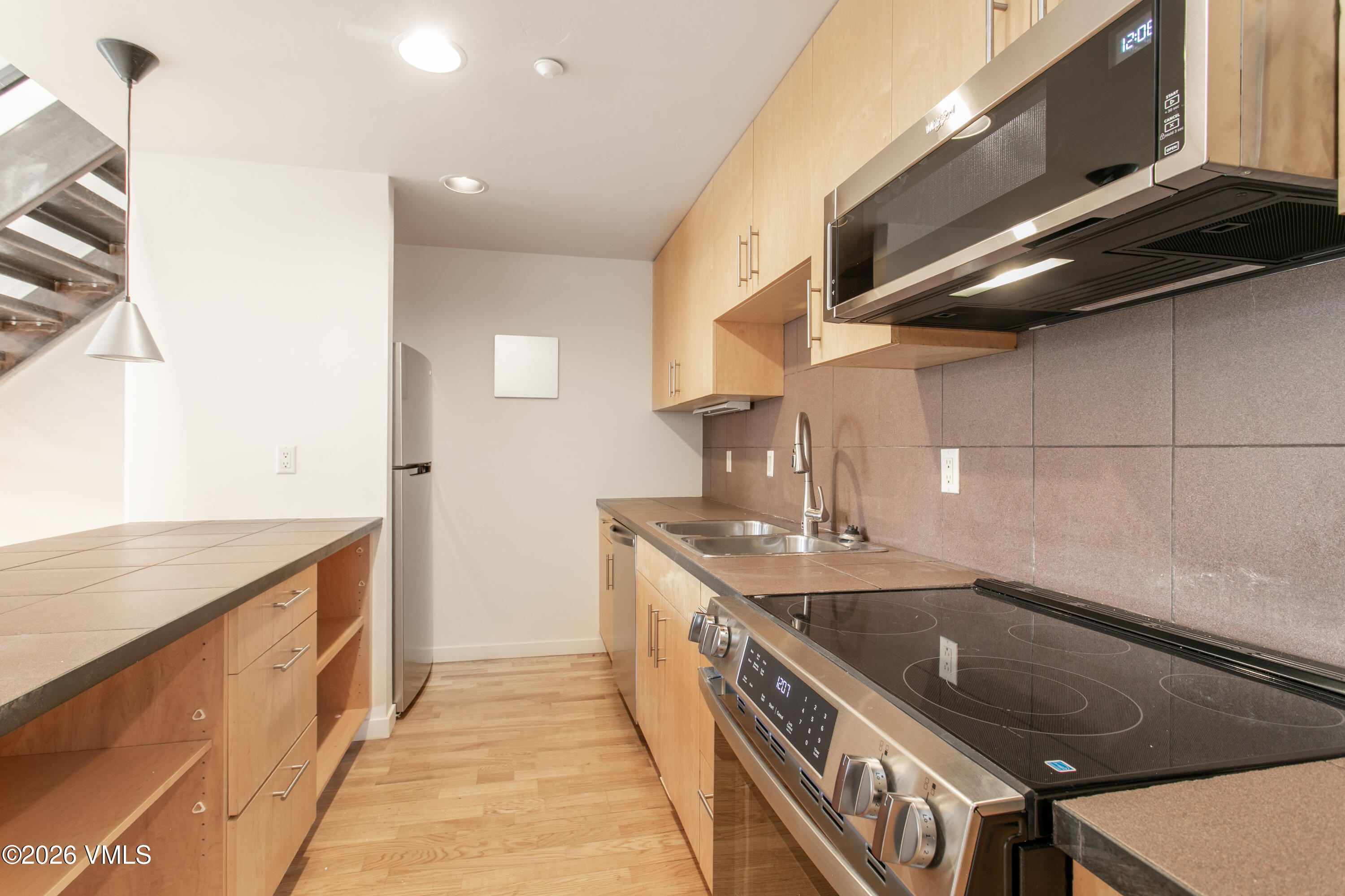 1140 Capitol Street 203