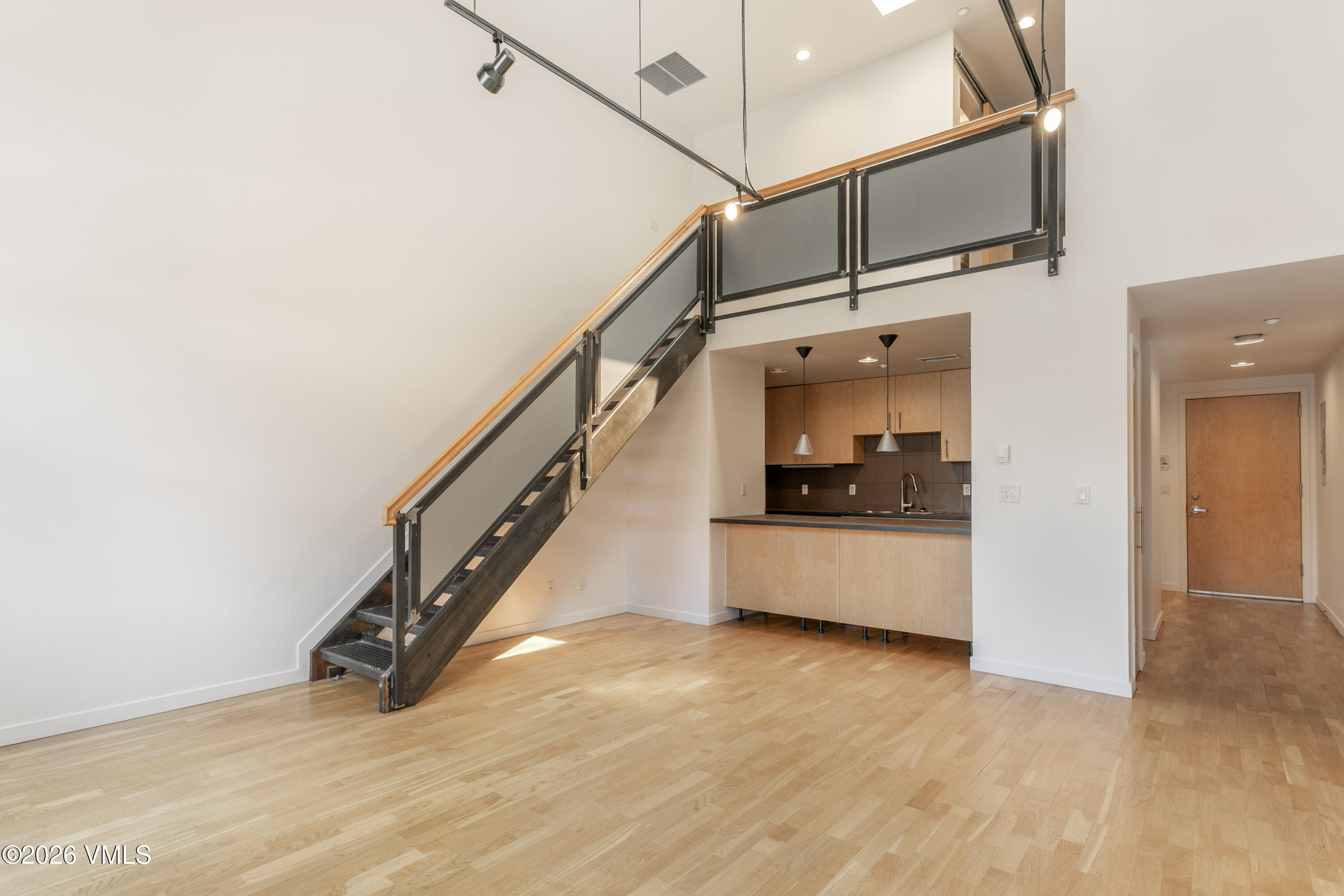 1140 Capitol Street 203