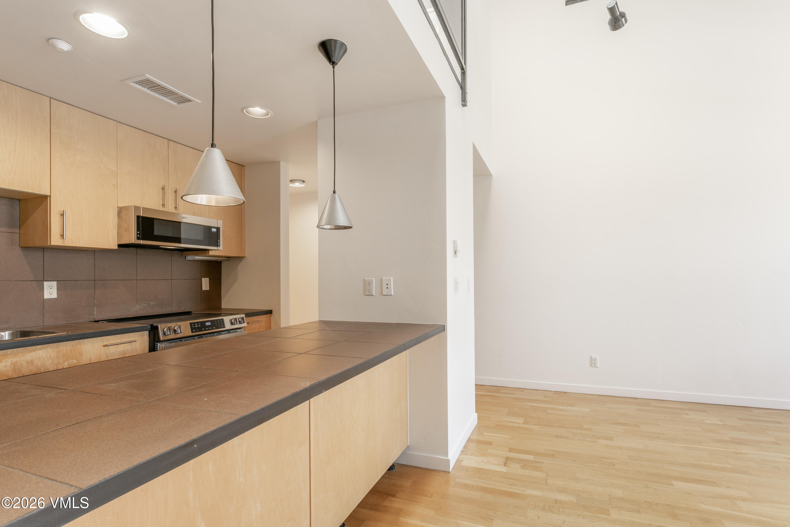 1140 Capitol Street 203