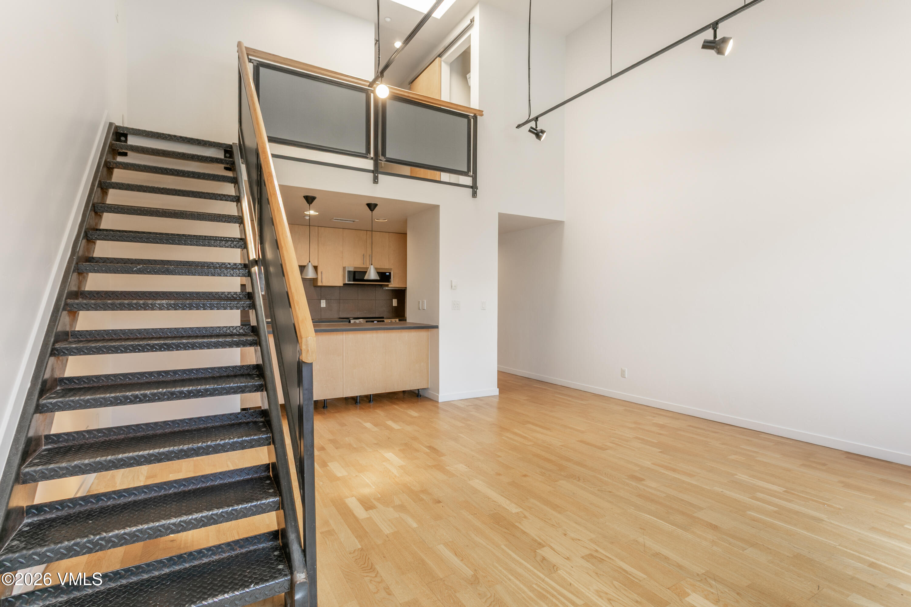 1140 Capitol Street 203