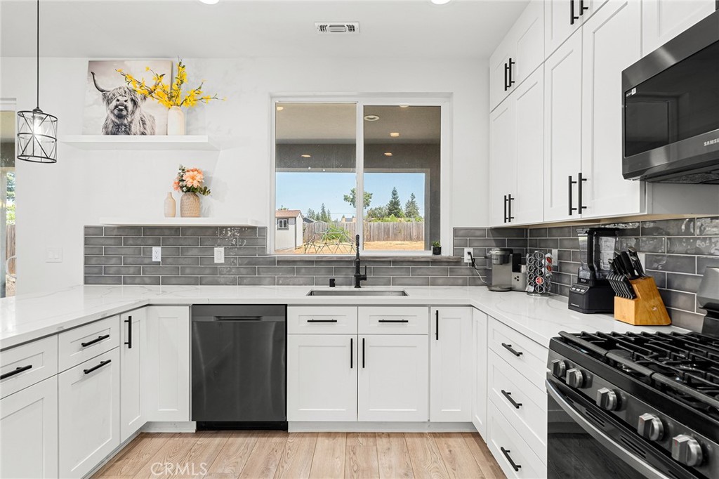 2213 De Mille Road