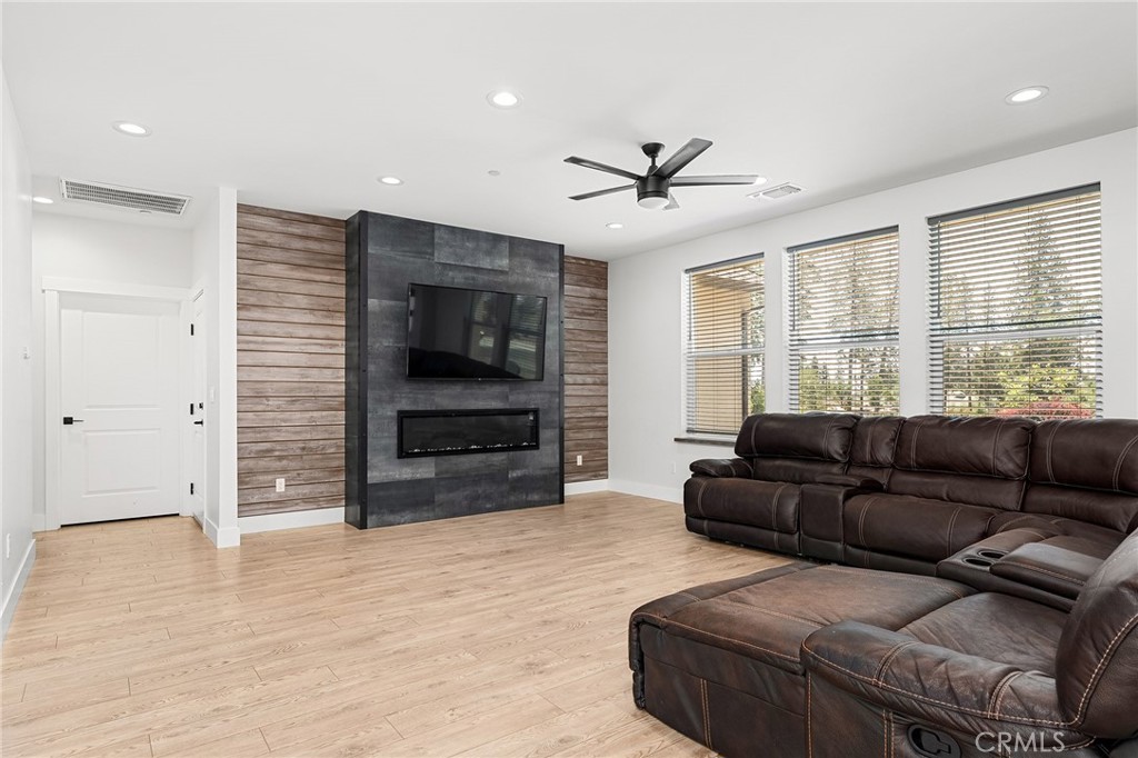 2213 De Mille Road