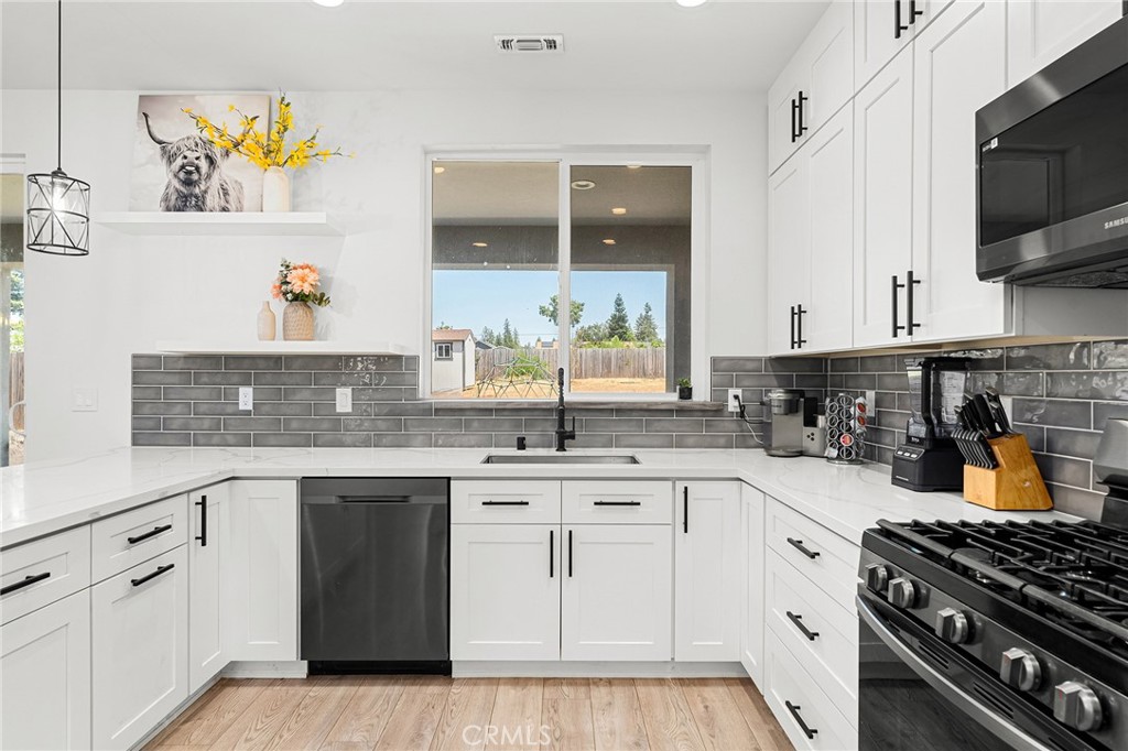 2213 De Mille Road